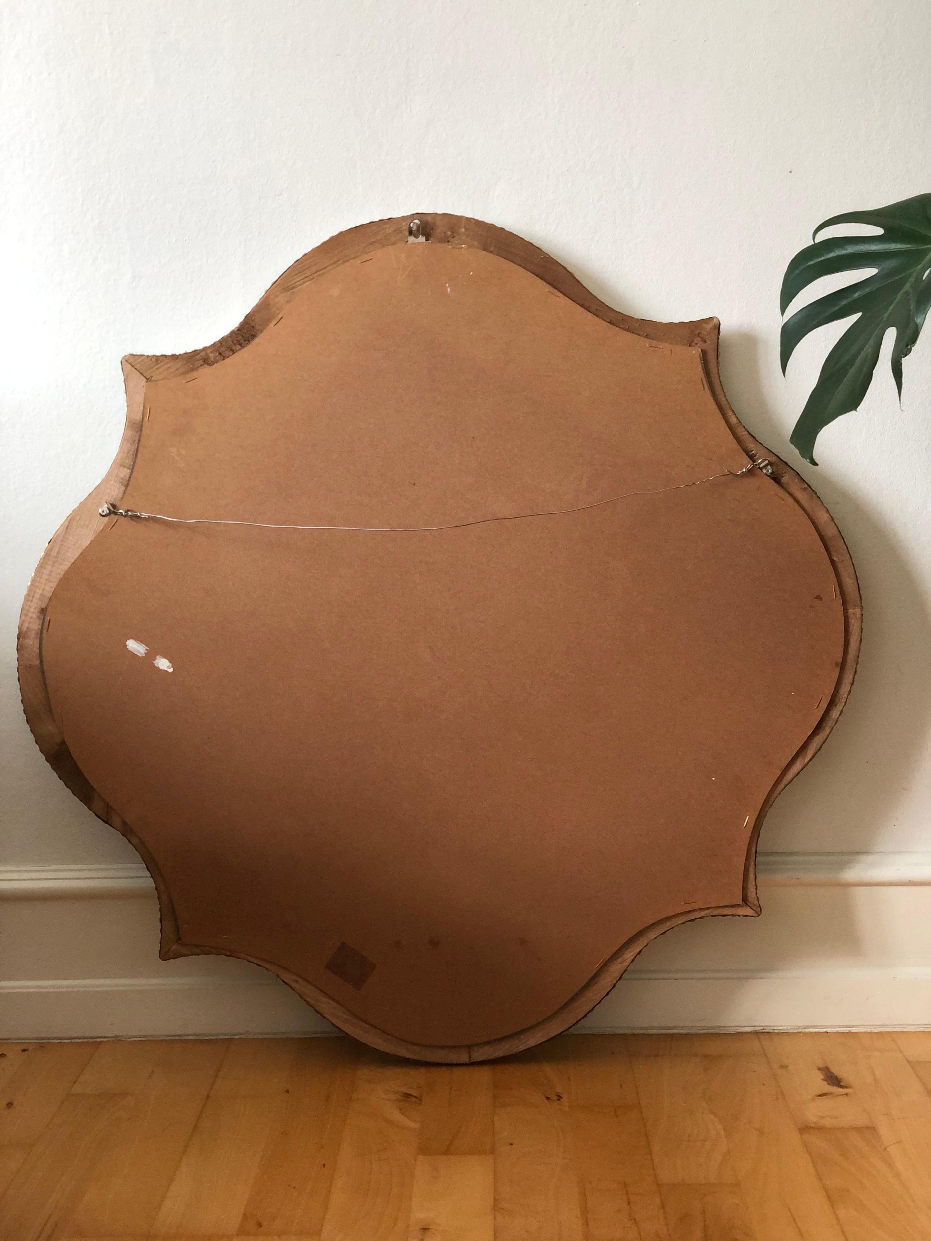 Espejo vintage veneciano grande Hollywood Regency en oro España años 90 en venta 1