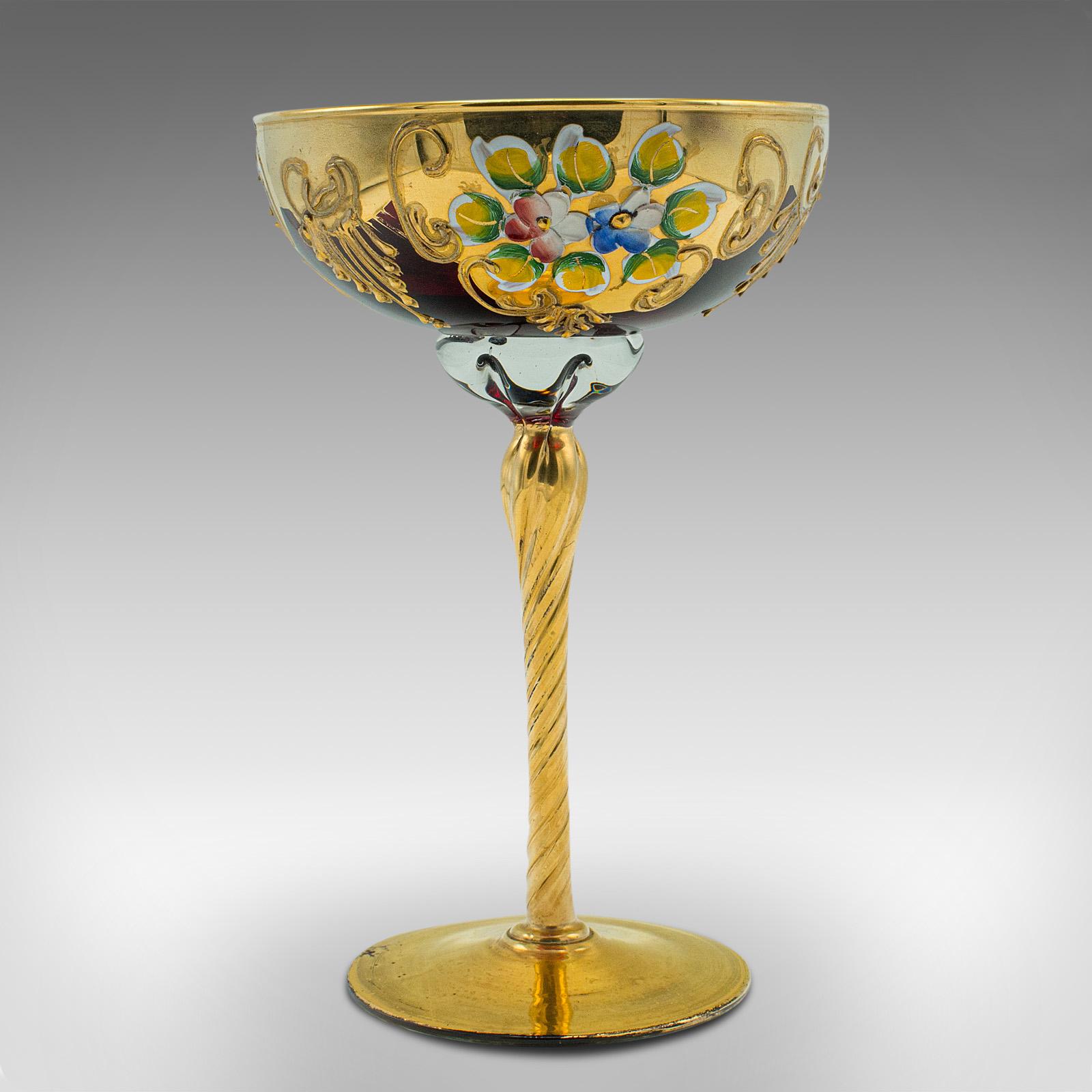 Coppa da libagione veneziana d'epoca, italiana, in vetro artistico, dorata, flute da vino decorativo In condizioni buone in vendita a Hele, Devon, GB
