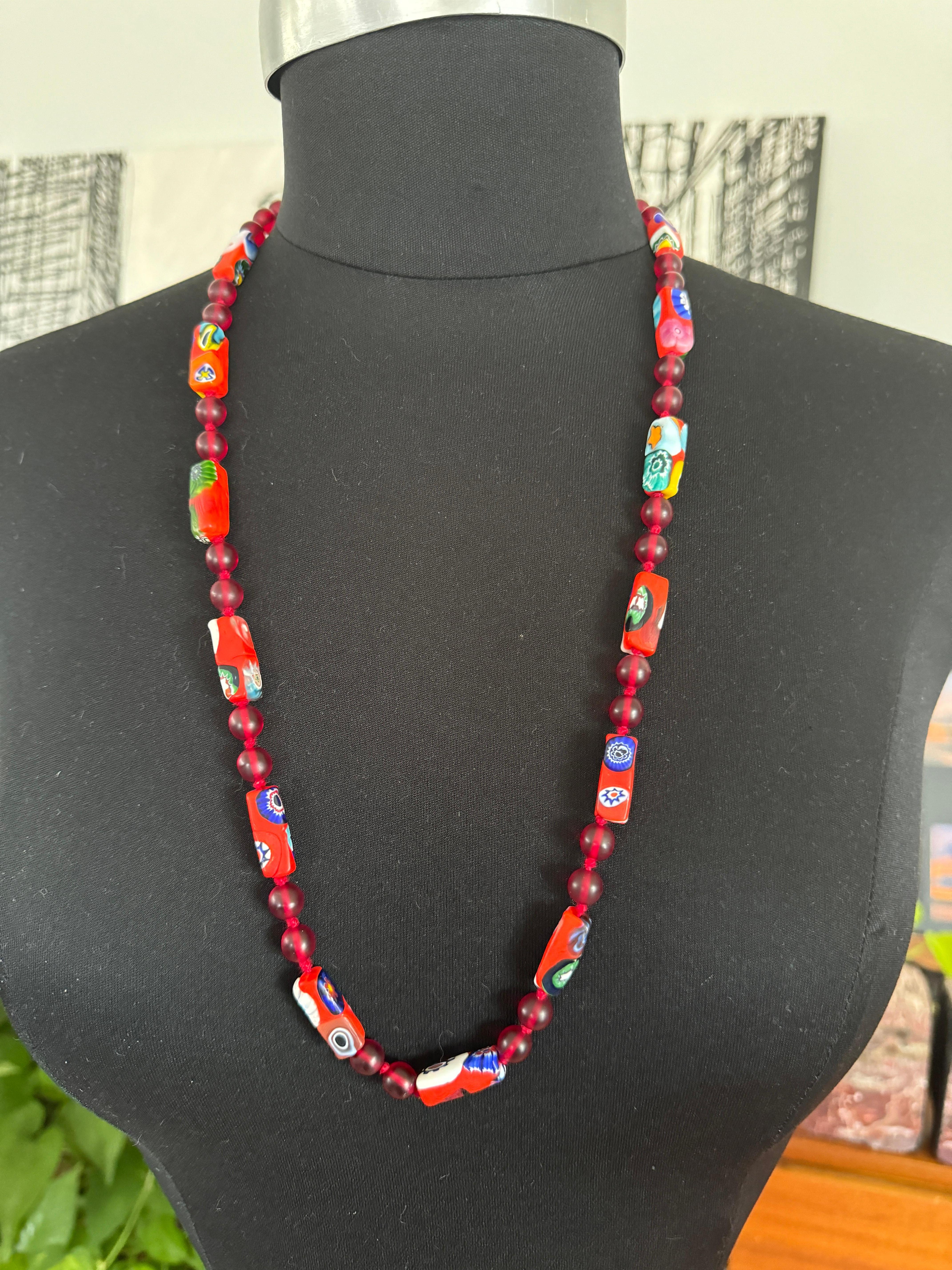 Collana vintage di perline rosse Millefiori veneziane in vendita 2
