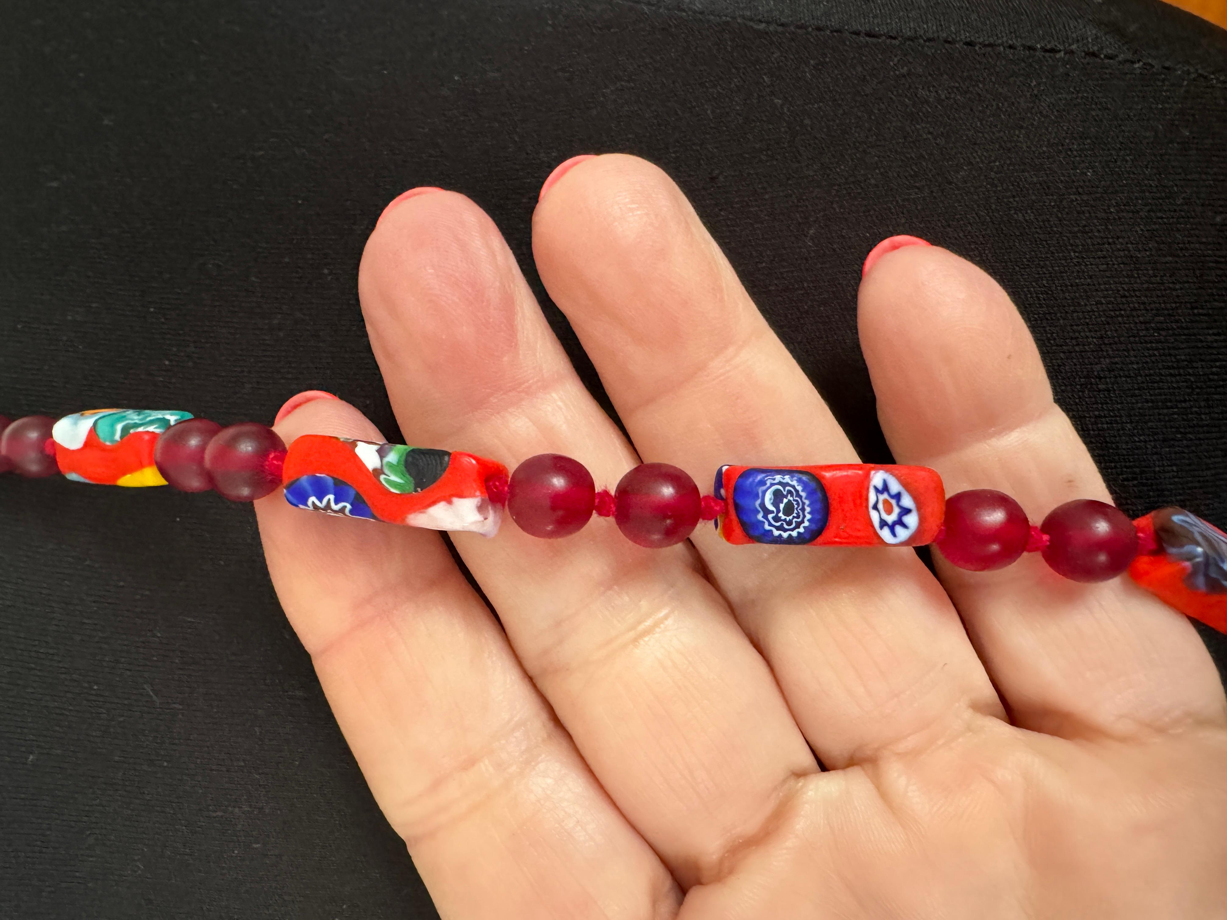 Collana vintage di perline rosse Millefiori veneziane in vendita 3