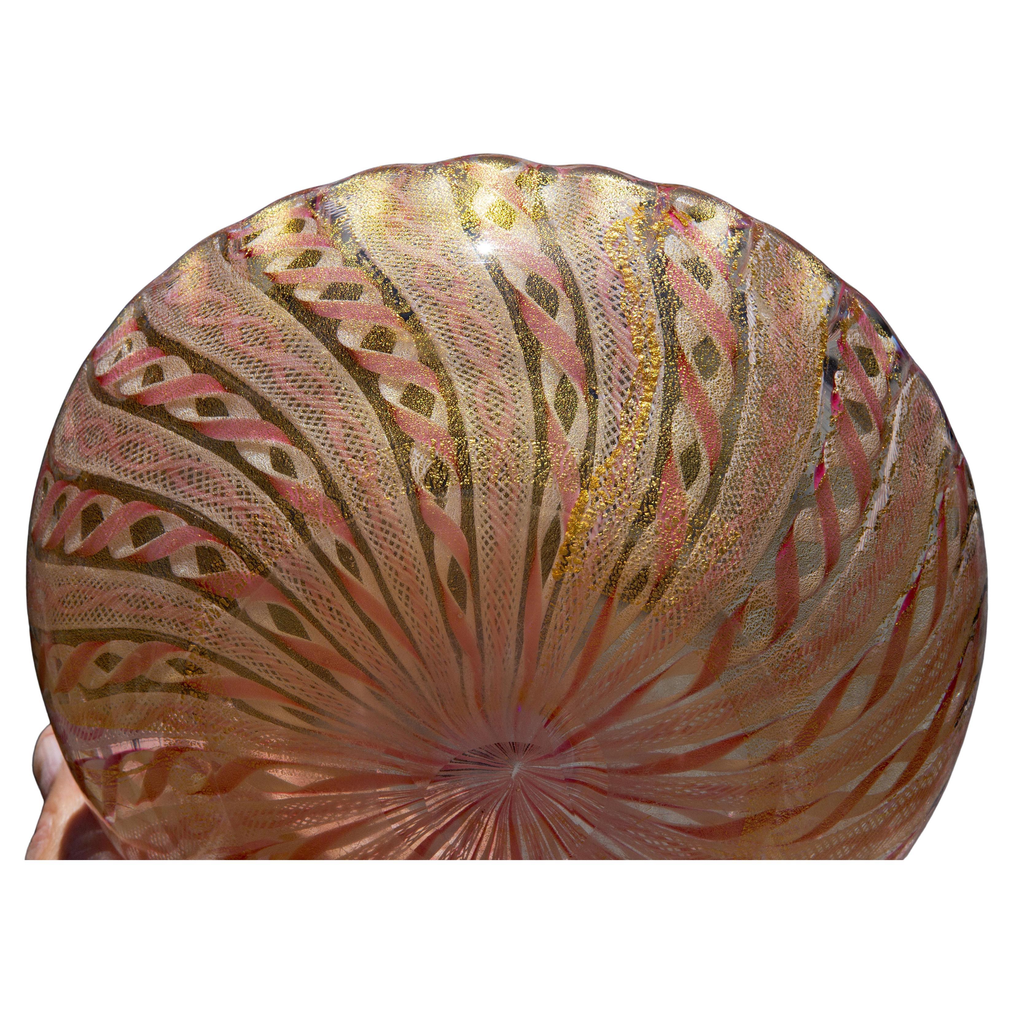 20ième siècle Vintage Murano Glass Latticino Bowl Mid 20th Centuery (verre vénitien de Murano) en vente
