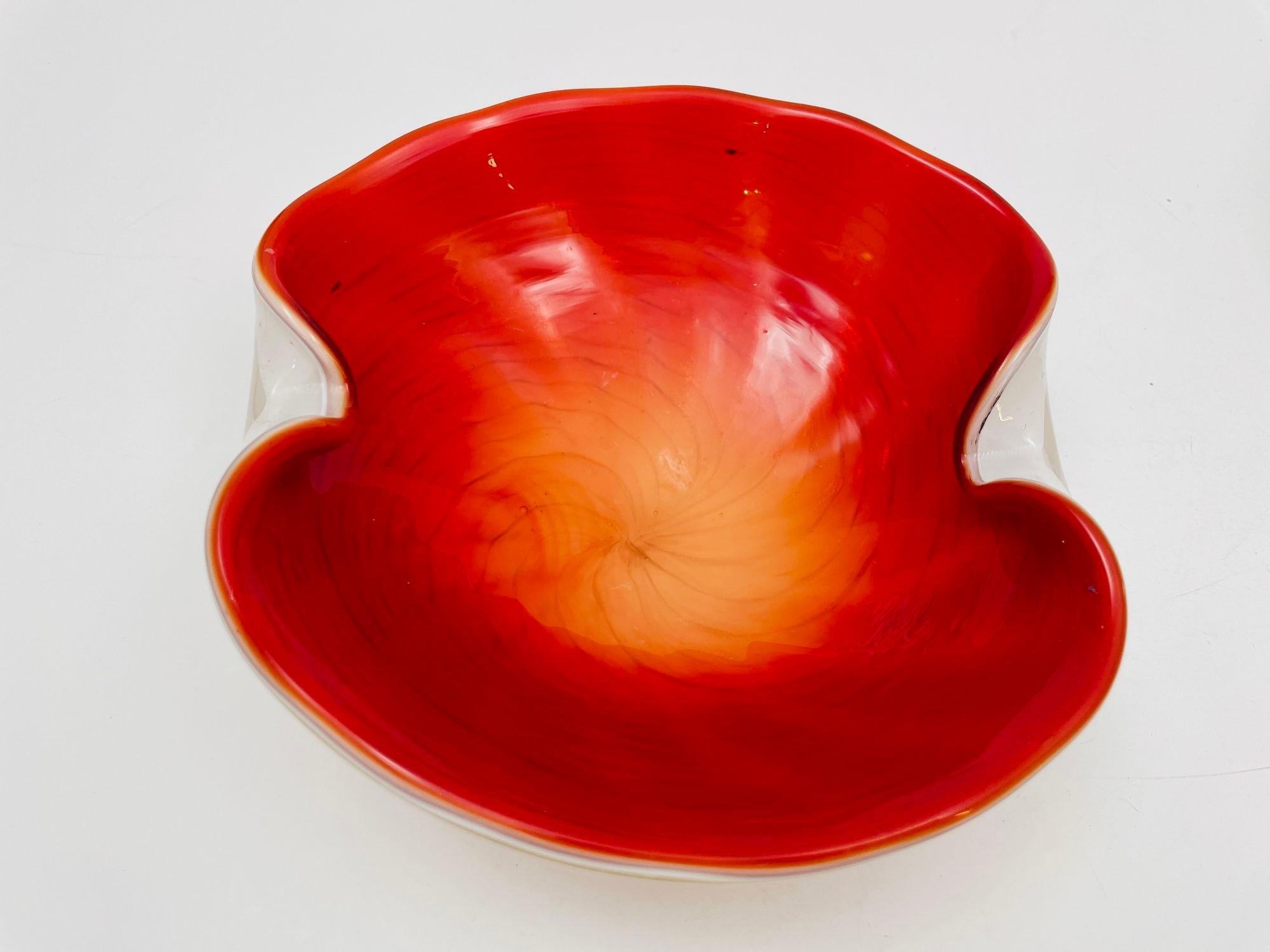 20th Century Vintage Venetian Murano Seguso Art Glass Cased Red and White Ashtray Italy 1960 For Sale