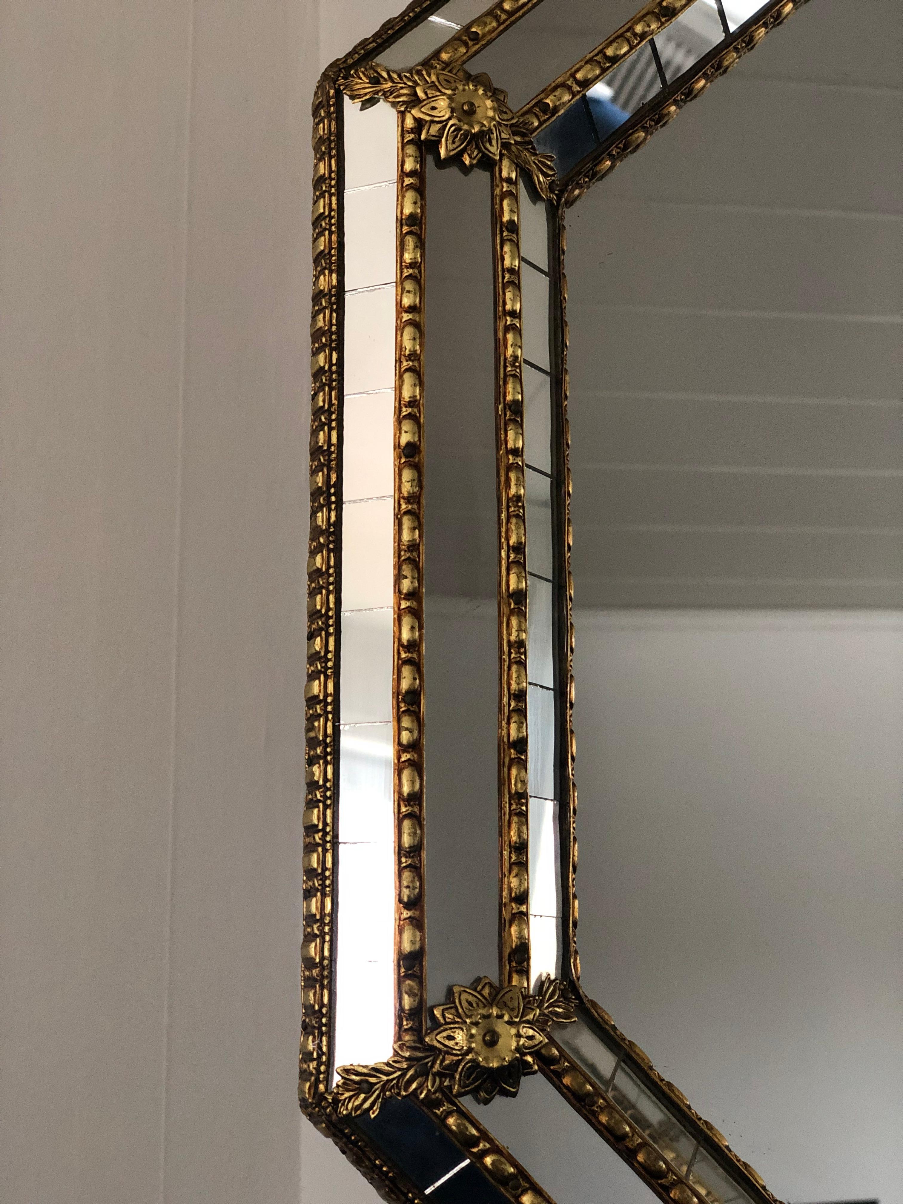 Fait main Miroir octogonal vénitien Hollywood Regency en or Espagne 1990 en vente