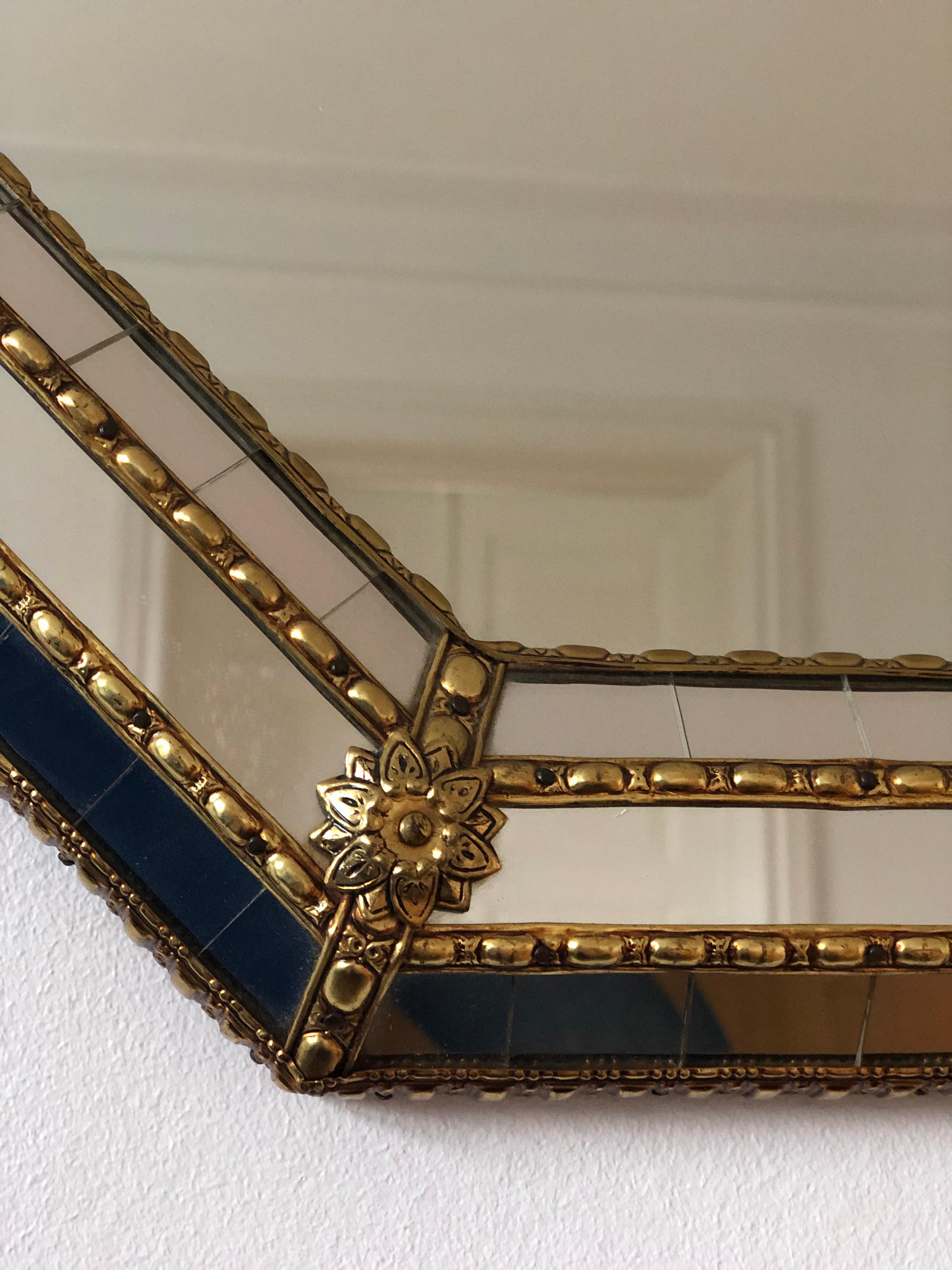 Hand-Crafted Vintage Venetian Octagon Mirror Hollywood Regency in Gold Spain 1990s