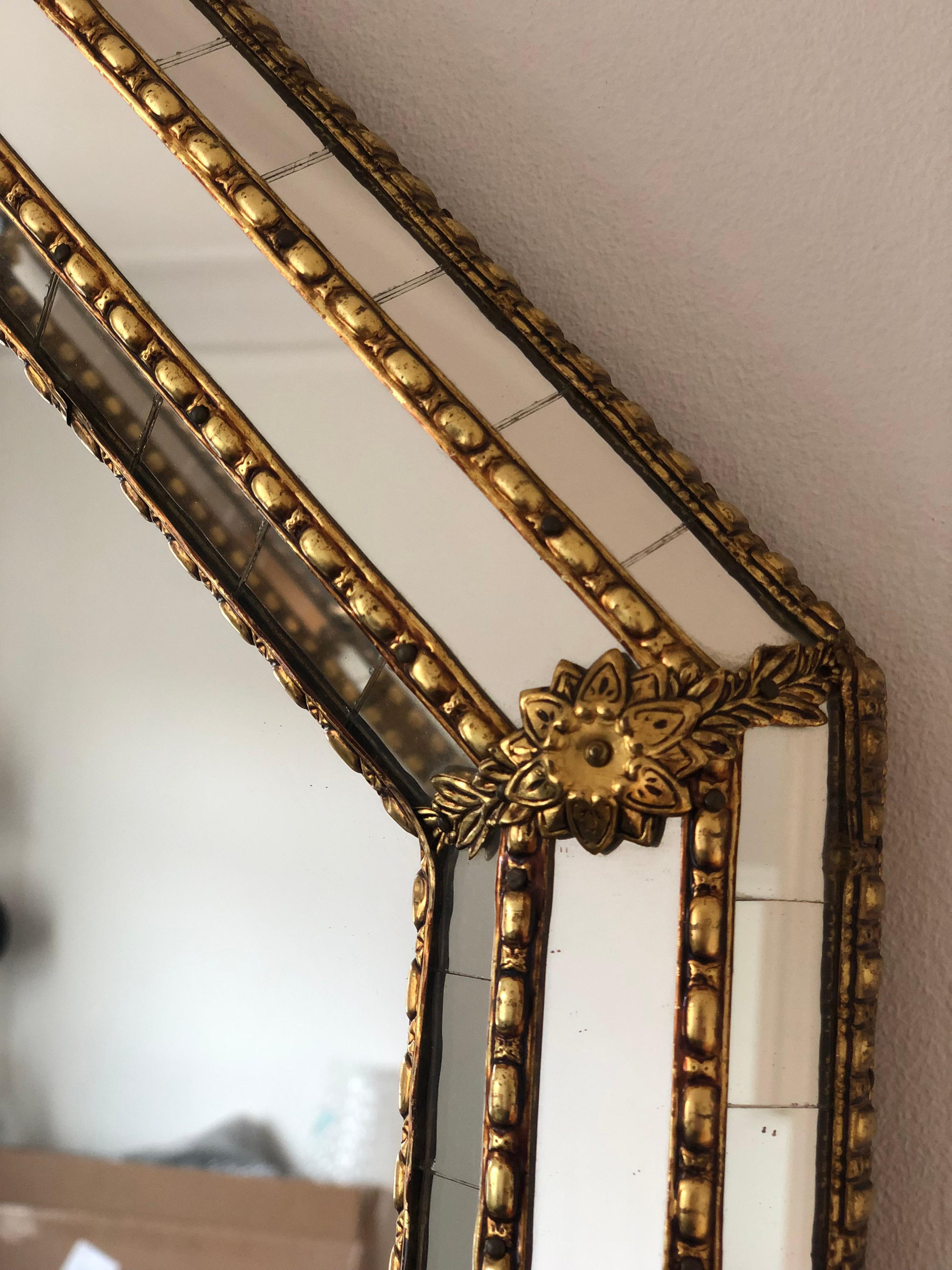 Vintage Venetian Octagon Mirror Hollywood Regency in Gold Spain 1990s In Good Condition In Sakskøbing, DK