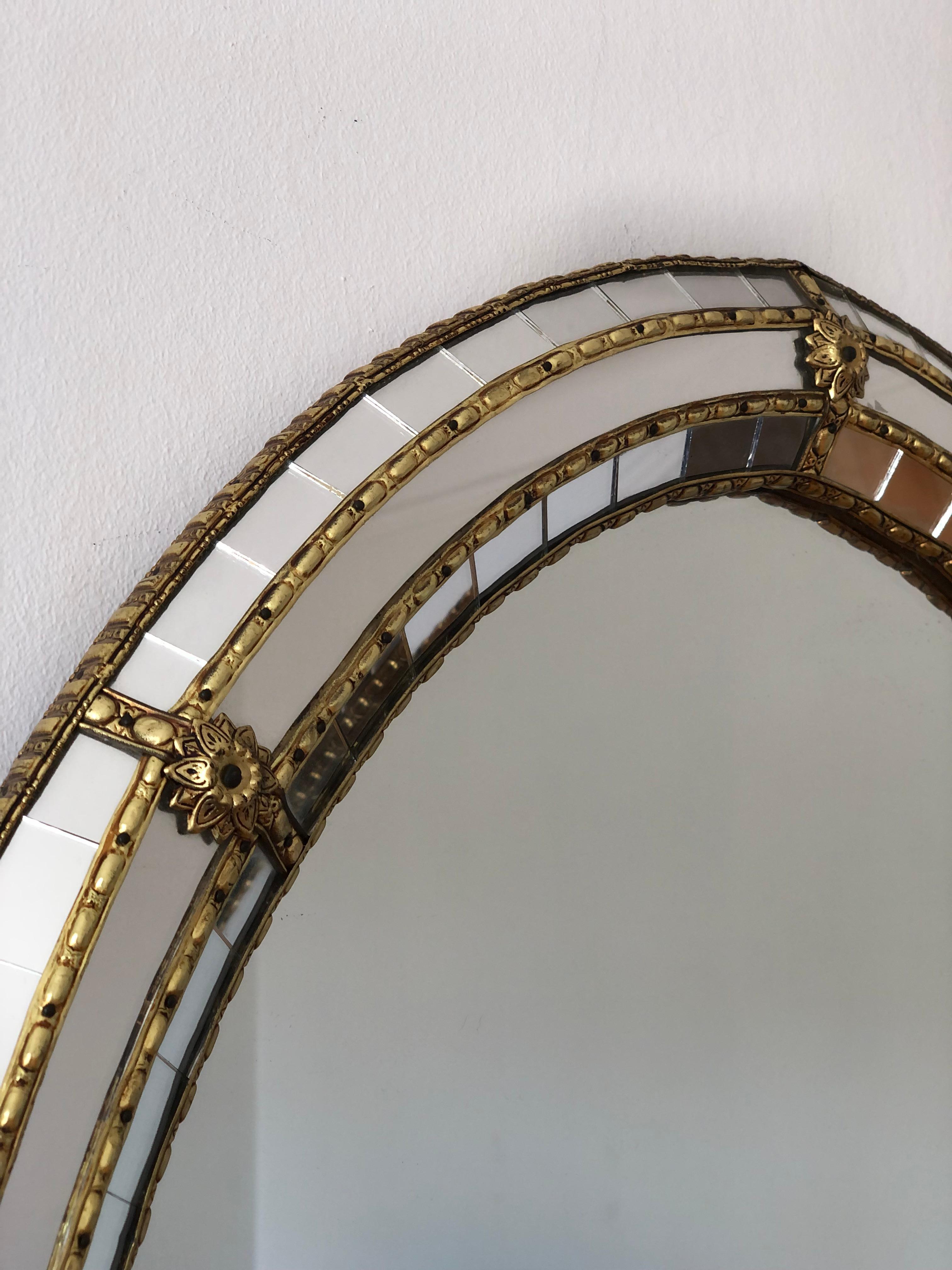 Vintage Venetian Oval Mirror Hollywood Regency in Gold Spain 1990s In Good Condition For Sale In Sakskøbing, DK