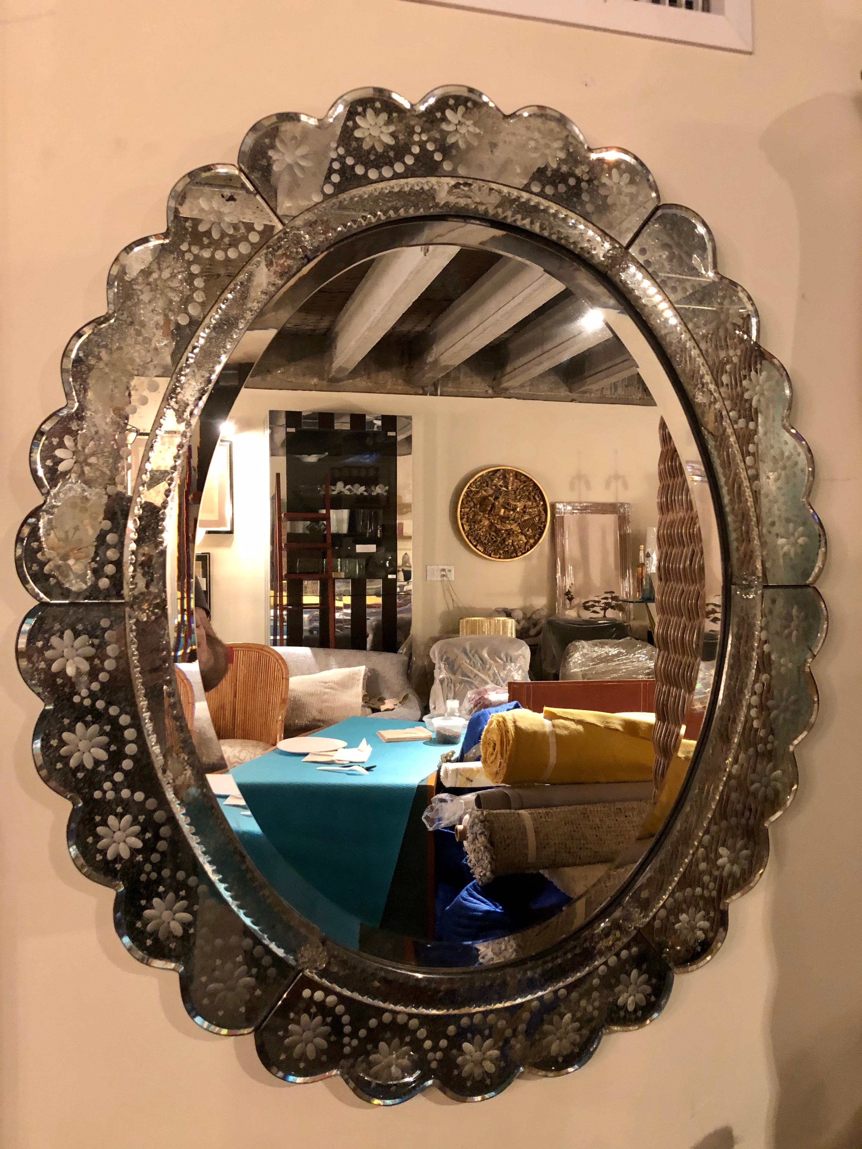 Vintage Venetian Scalloped Framed Mirror 5