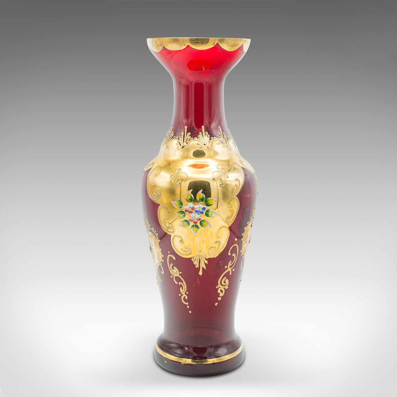 This is a vintage Venetian show vase. An Italian, art glass and gilt finished decorative flower urn, dating to the late 20th century, circa 1970.

Of eye-catching form with great colour and finish
Displays a desirable aged patina and in good