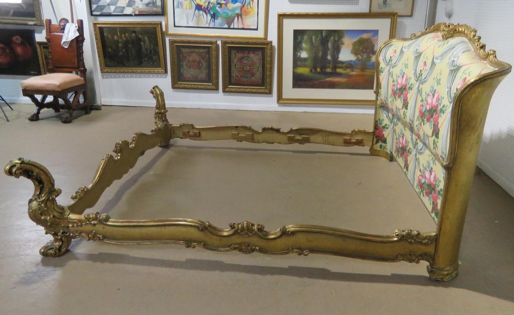 Gilded Italian Antique Rococo Carved Venetian Style Bed 5