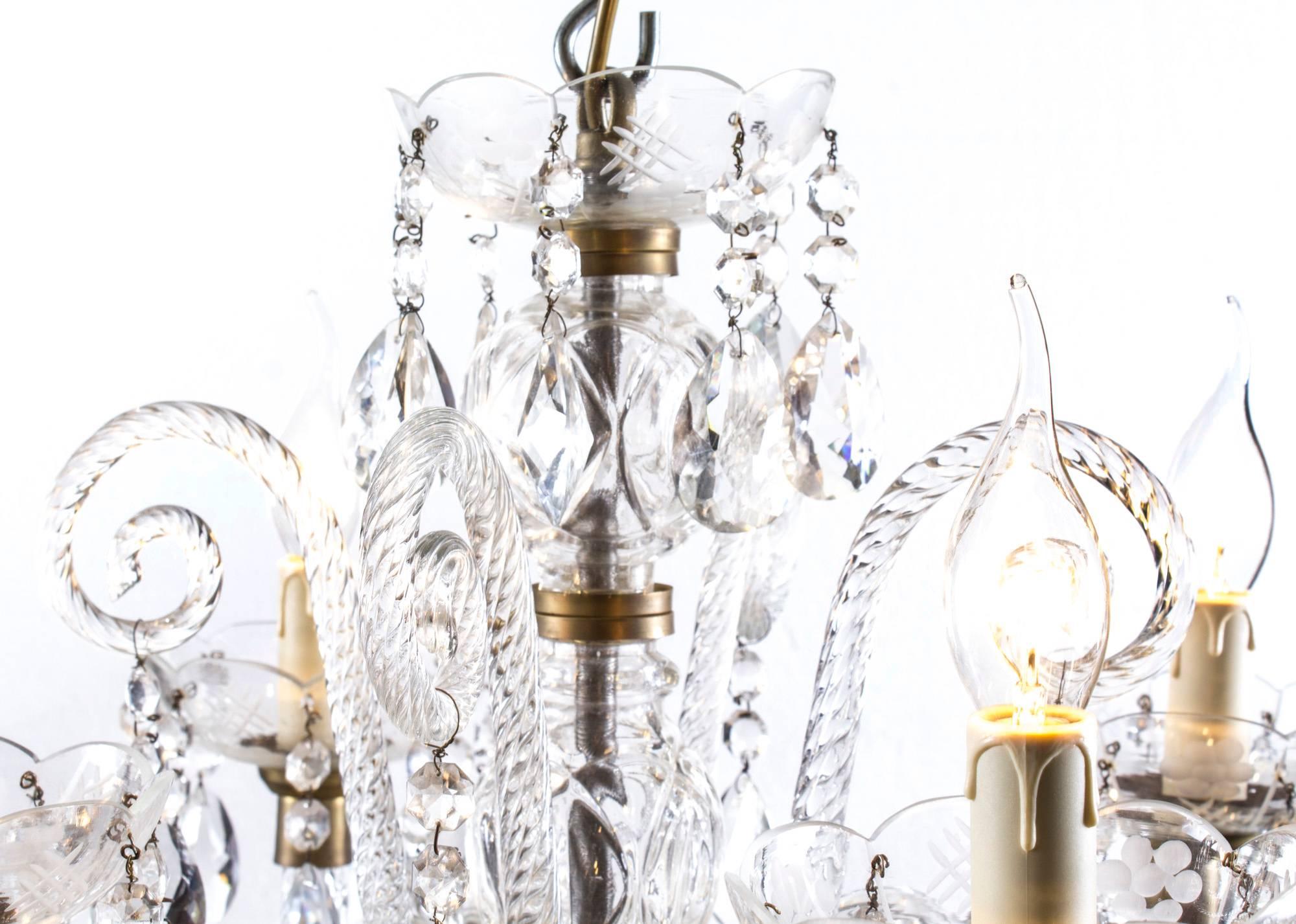Late 20th Century Vintage Venetian Two-Tier 12-Light Crystal Chandelier For Sale