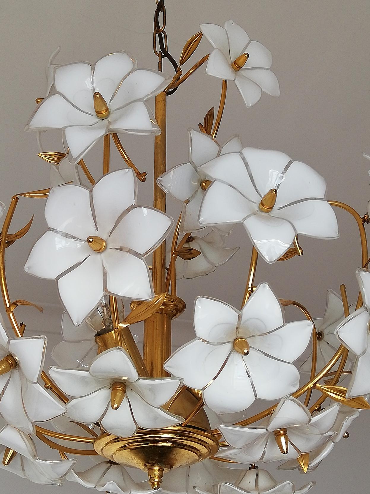 Italienisch Modernist Murano Kunstglas Blume & Vergoldetes Messing Venini Stil Kronleuchter im Angebot 6