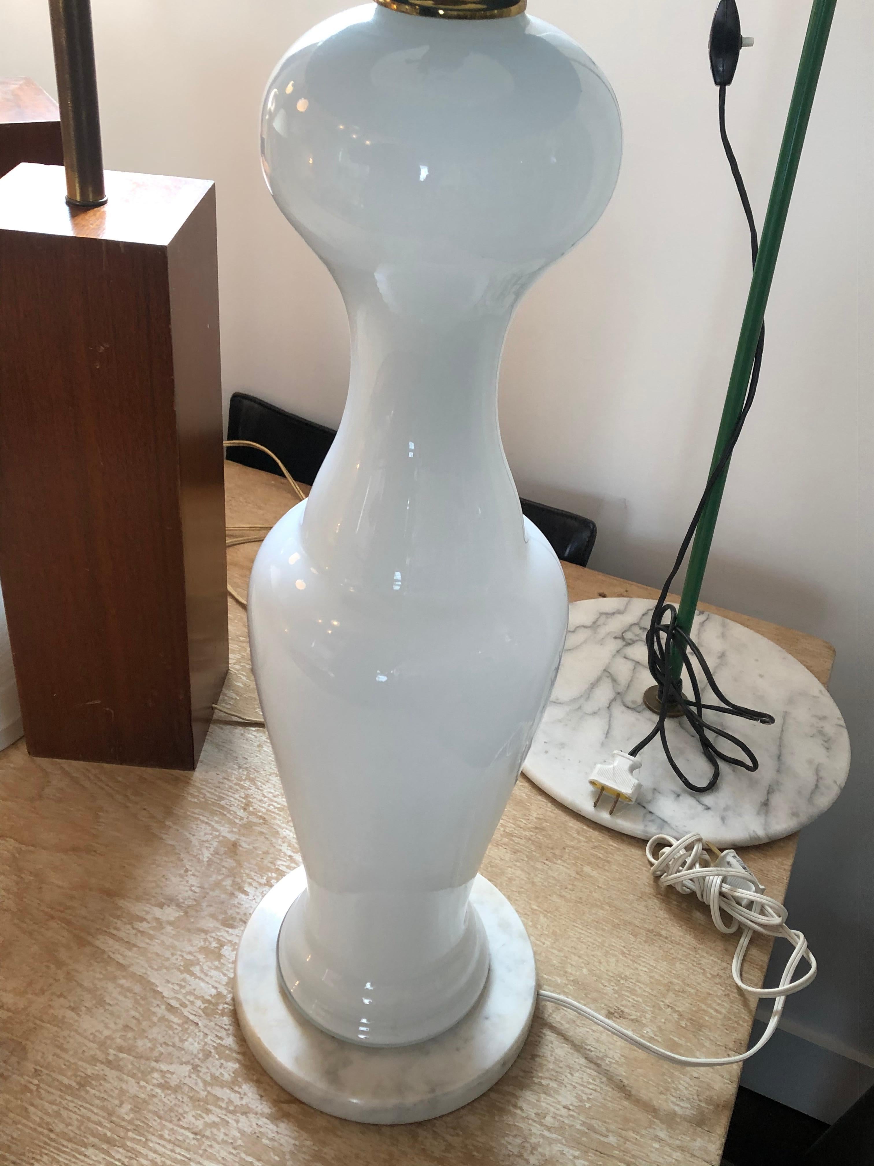 Sculpté à la main Vintage Venini Murano Table Lamp en vente