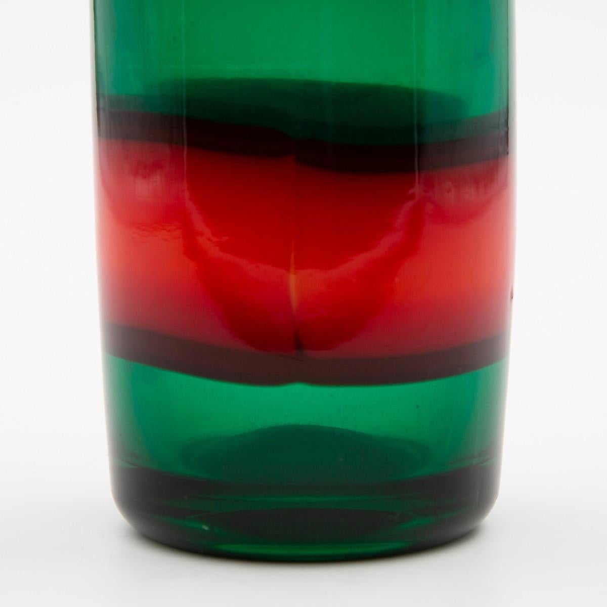 Vintage Venini Red and Green Murano Fulvio Bianconi a Fasce Mouth Blown Vase In Good Condition In Brussels, BE
