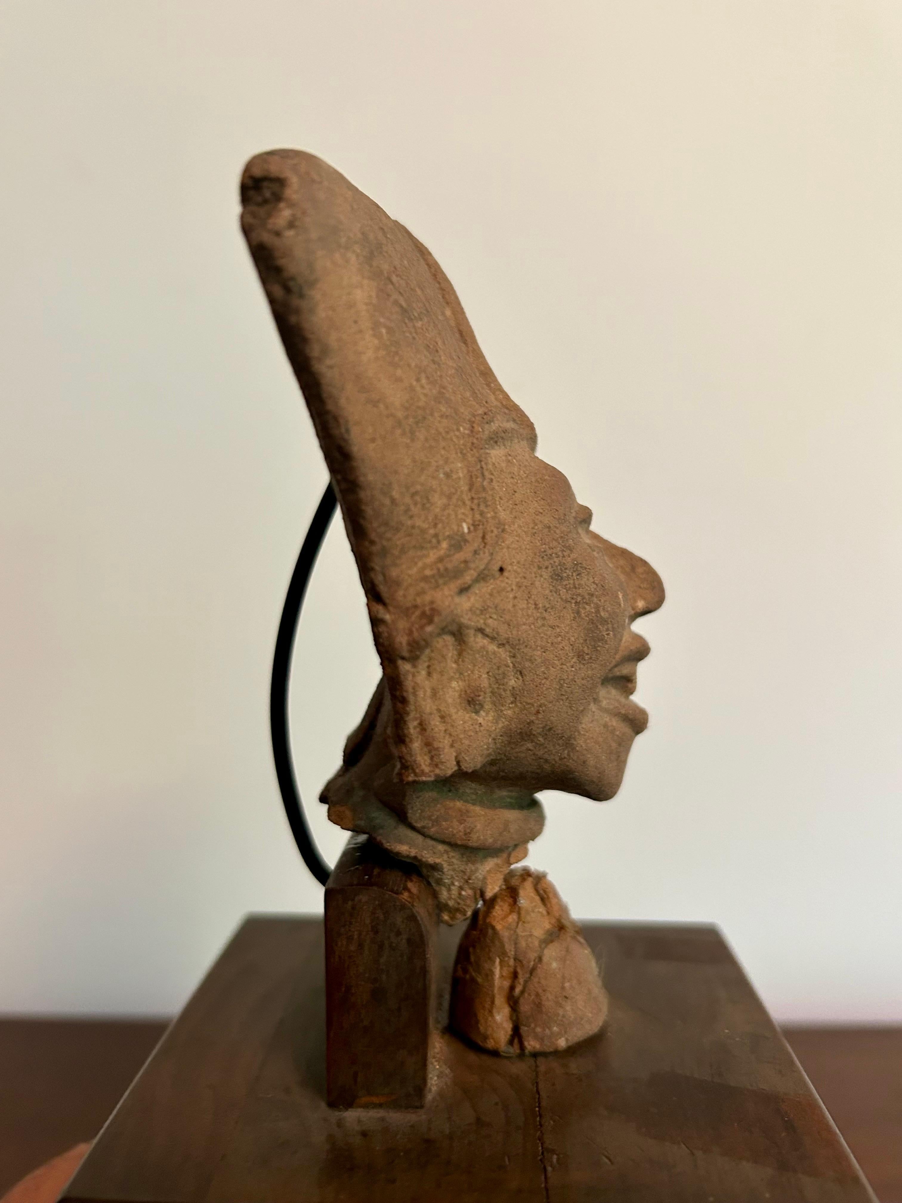 Vintage Veracruz Figur Kopf auf Wood Base Pre-Columbian Kunst im Angebot 5