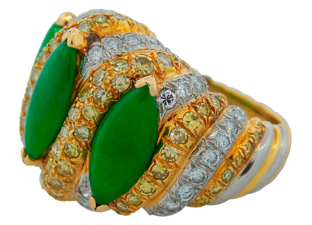 Women's or Men's Vintage Verdura 18k Gold Jade Diamond Ring For Sale