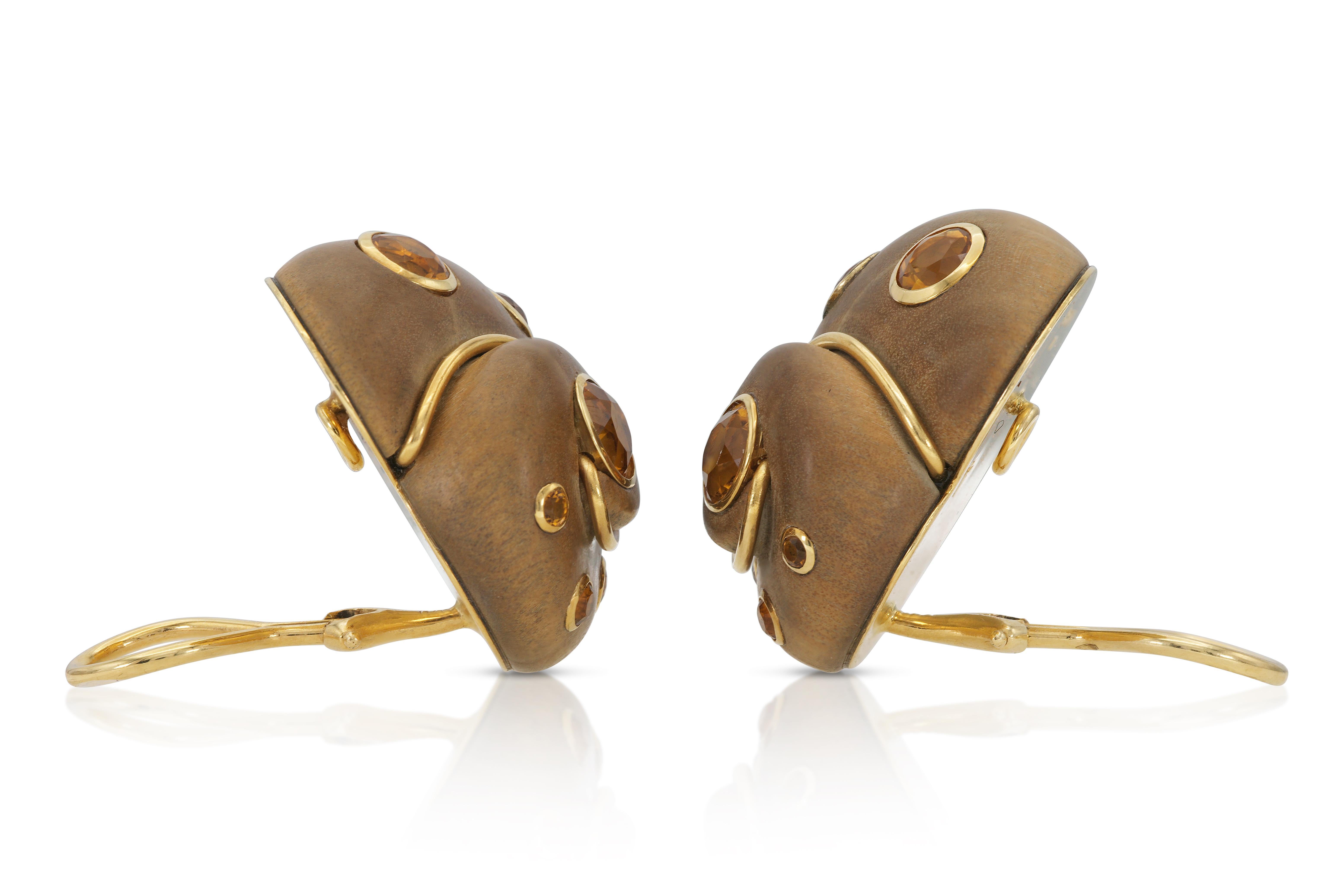Round Cut Vintage Verdura Wood and Citrine Seashell Earrings For Sale