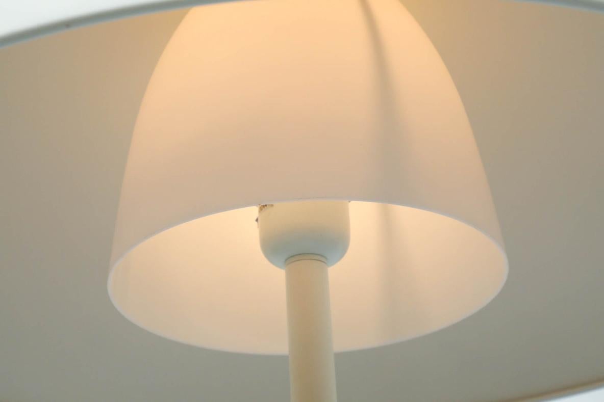 Lampada da terra vintage con paralume a mezza cupola ispirata a Verner Panton per l'era dello spazio in vendita 5