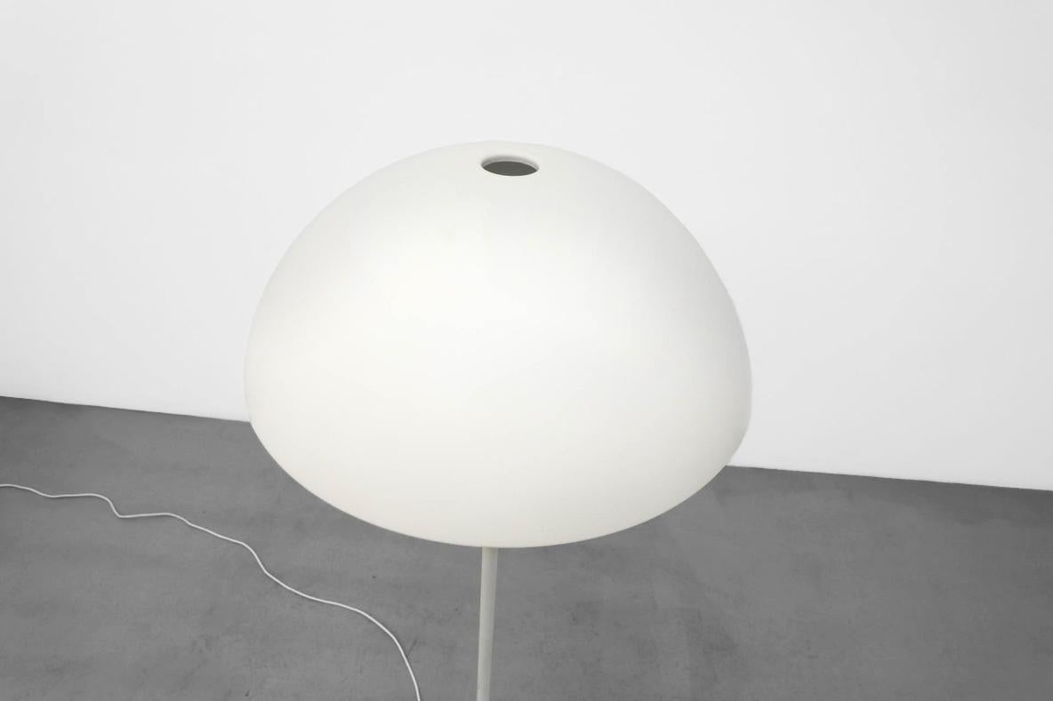 Lampada da terra vintage con paralume a mezza cupola ispirata a Verner Panton per l'era dello spazio In condizioni buone in vendita a Los Angeles, CA