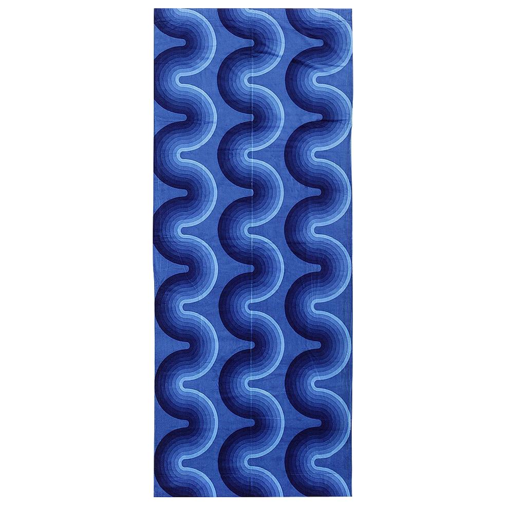 Vintage Verner Panton Kurve Textile in Blue. Size: 3 ft 11 in x 9 ft 2 in