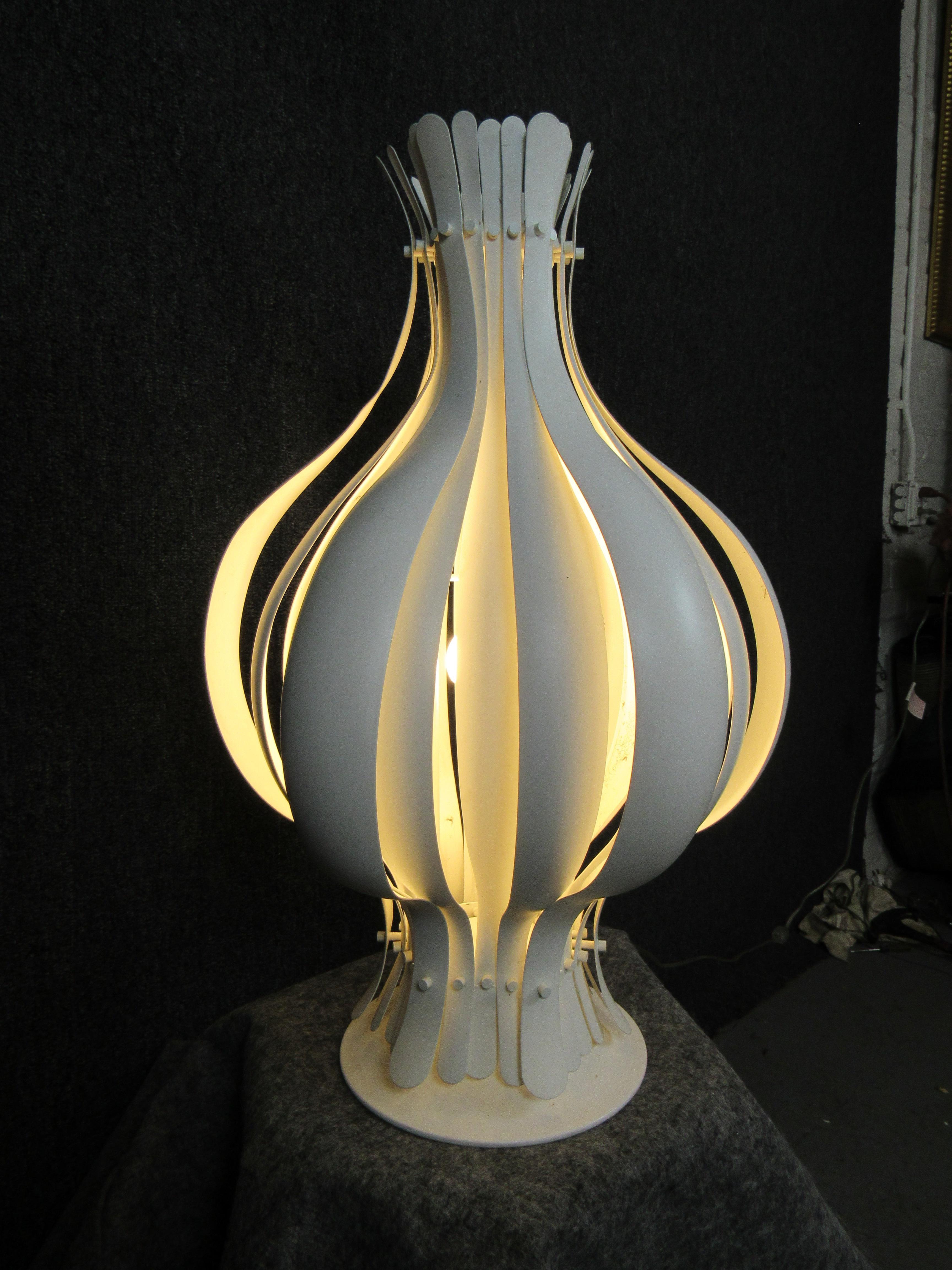Contemporary Vintage Verner Panton White Onion Table Lamp For Sale