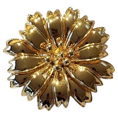 Vintage VERO Gold-Tone Layered Daisy Flower Brooch, Mid-Century Costume Jewelry