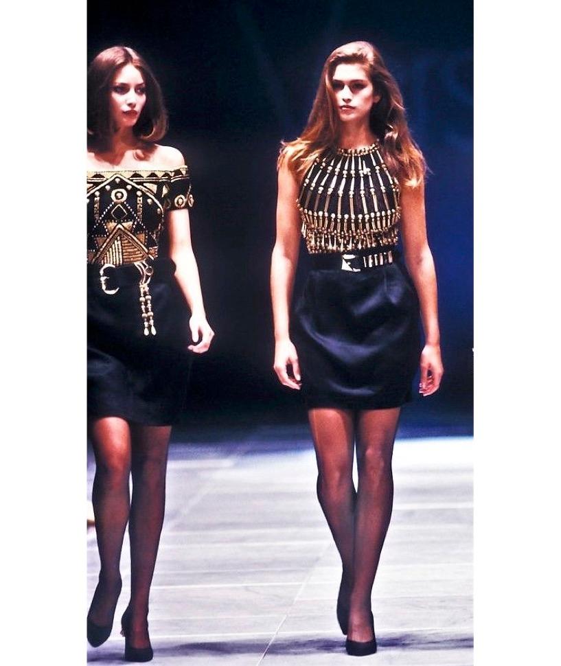 Vintage Versace Top nero e ottone con perline 1990 In condizioni ottime in vendita a Los Angeles, CA