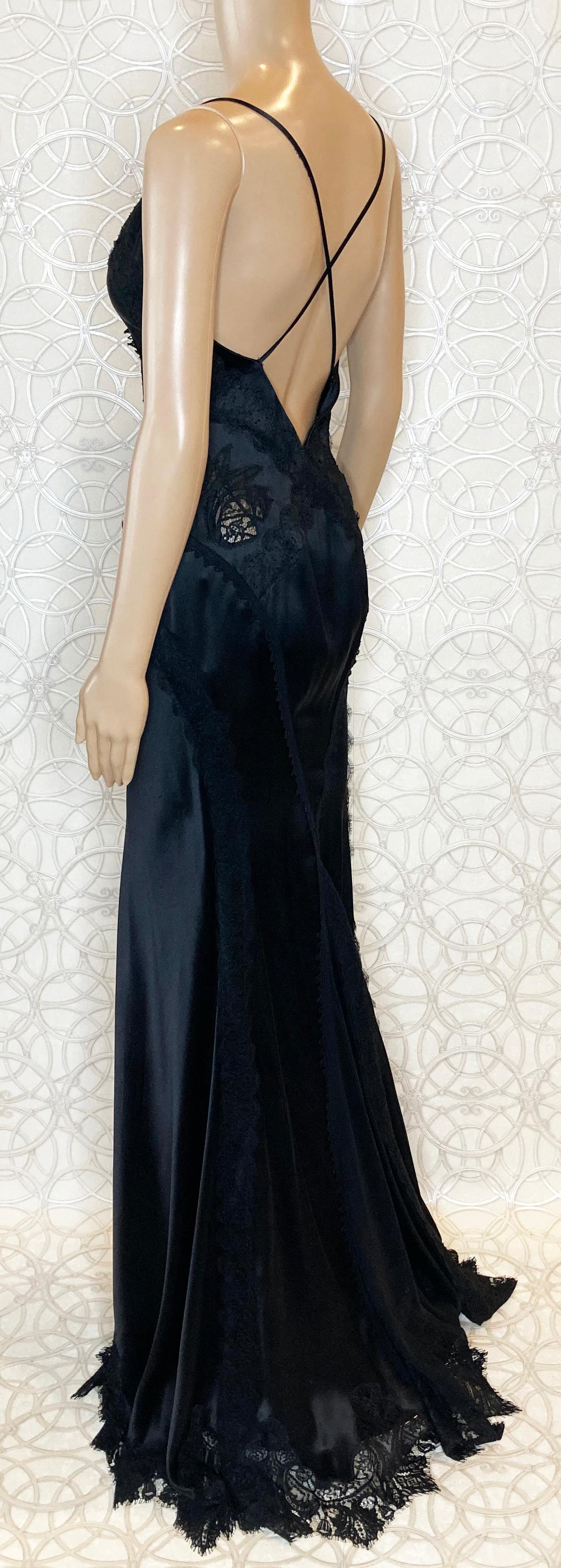 VINTAGE VERSACE BLACK SILK and LACE LONG GOWN DRESS 40 - 4 For Sale 2