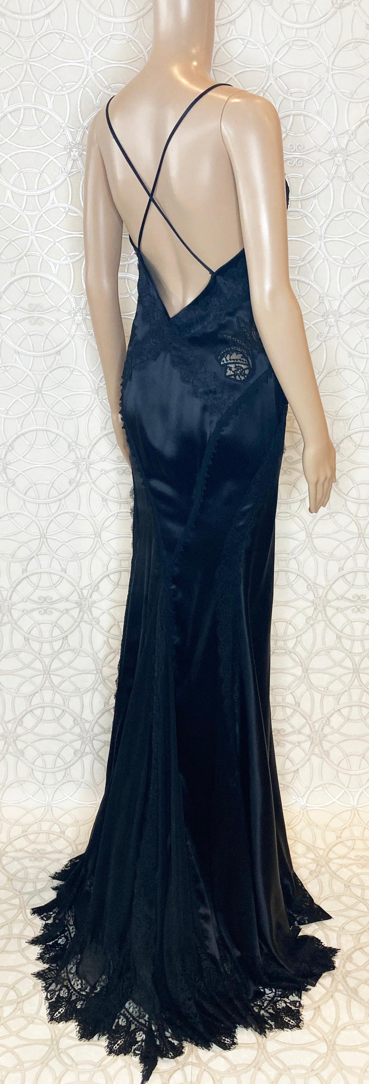 VINTAGE VERSACE BLACK SILK and LACE LONG GOWN DRESS 40 - 4 For Sale 4