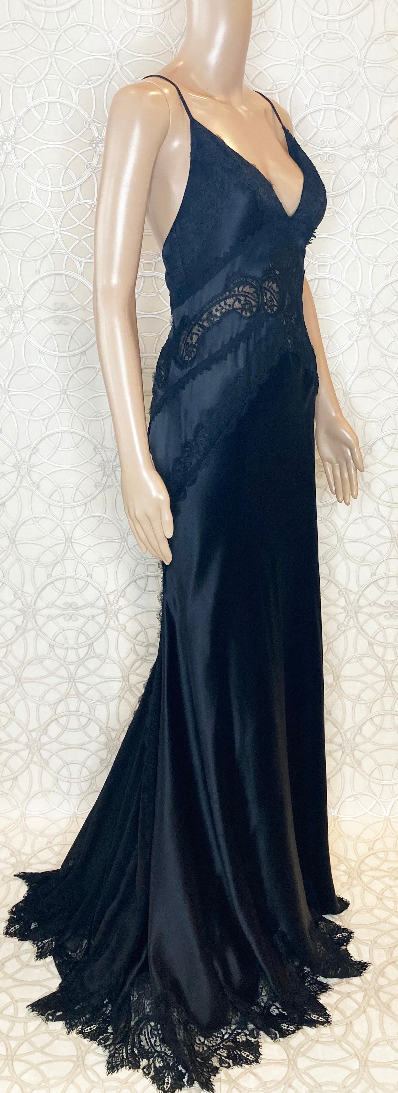 VINTAGE VERSACE BLACK SILK and LACE LONG GOWN DRESS 40 - 4 For Sale 6