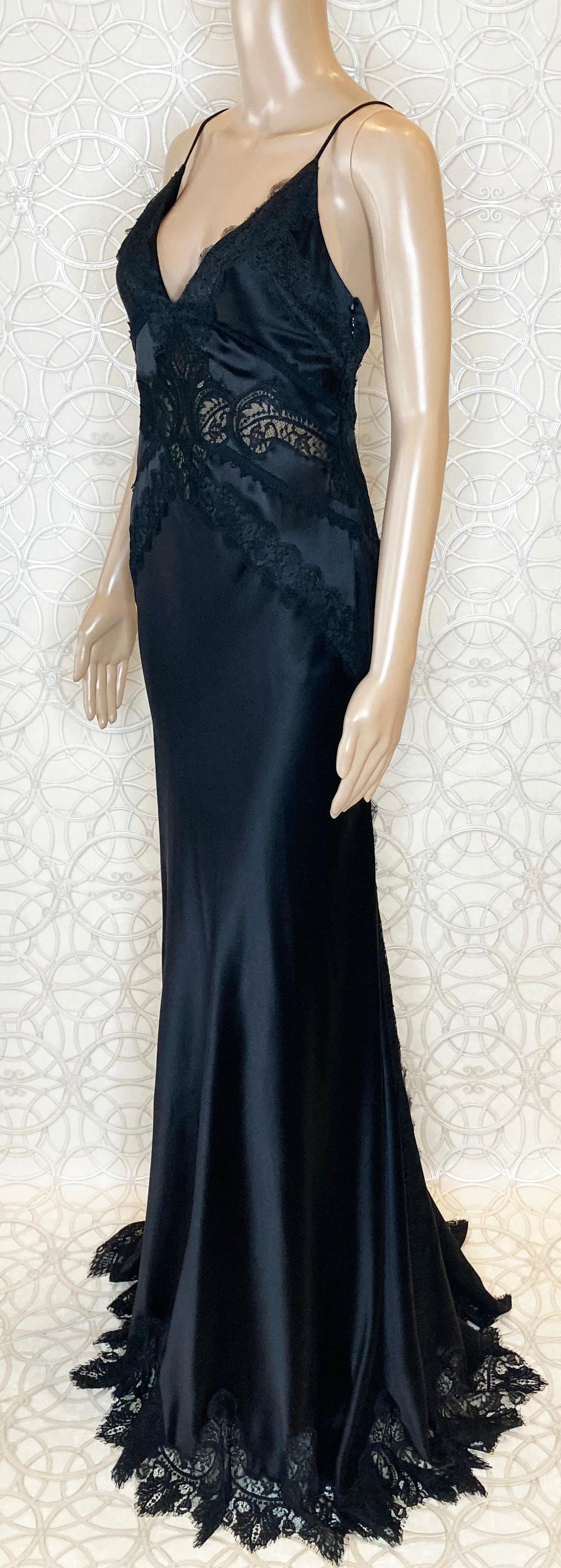 Women's VINTAGE VERSACE BLACK SILK and LACE LONG GOWN DRESS 40 - 4 For Sale