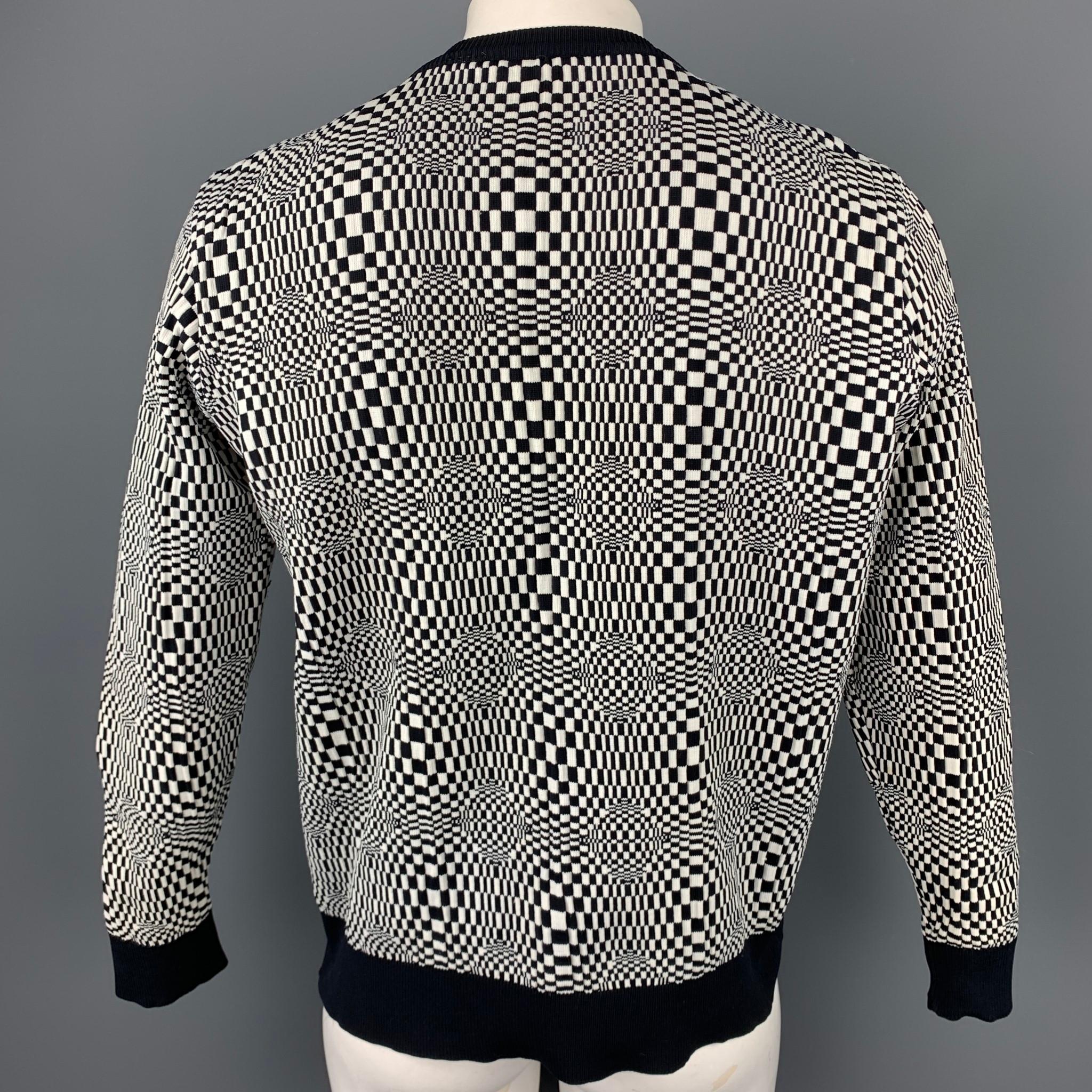 Vintage VERSACE CLASSIC Size XL Black & White Geometric Nylon Crew-Neck Pullover In Good Condition In San Francisco, CA