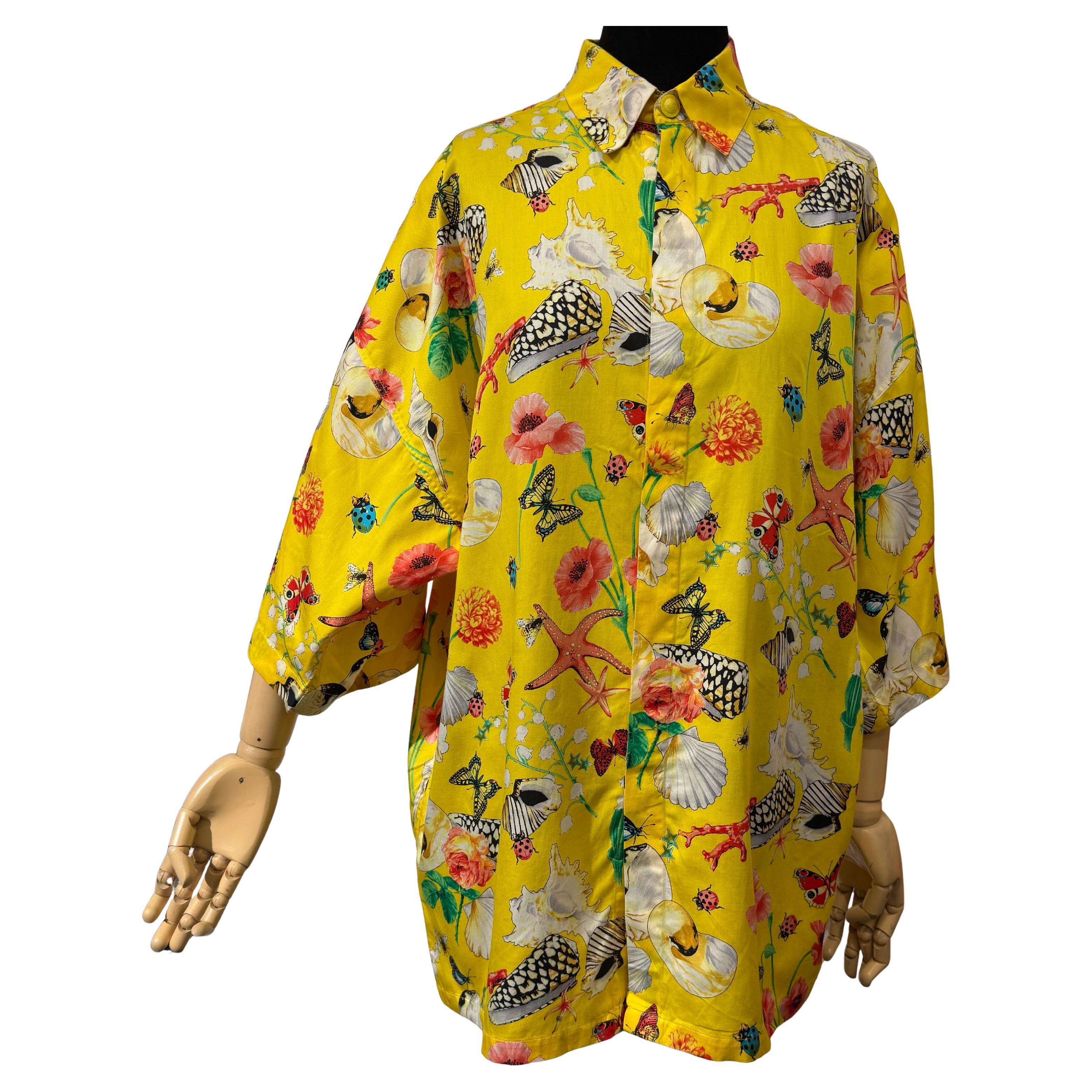 Vintage Versace Mare Yellow Insect Seashell Printed Short Sleeve Buttoned Shirt For Sale