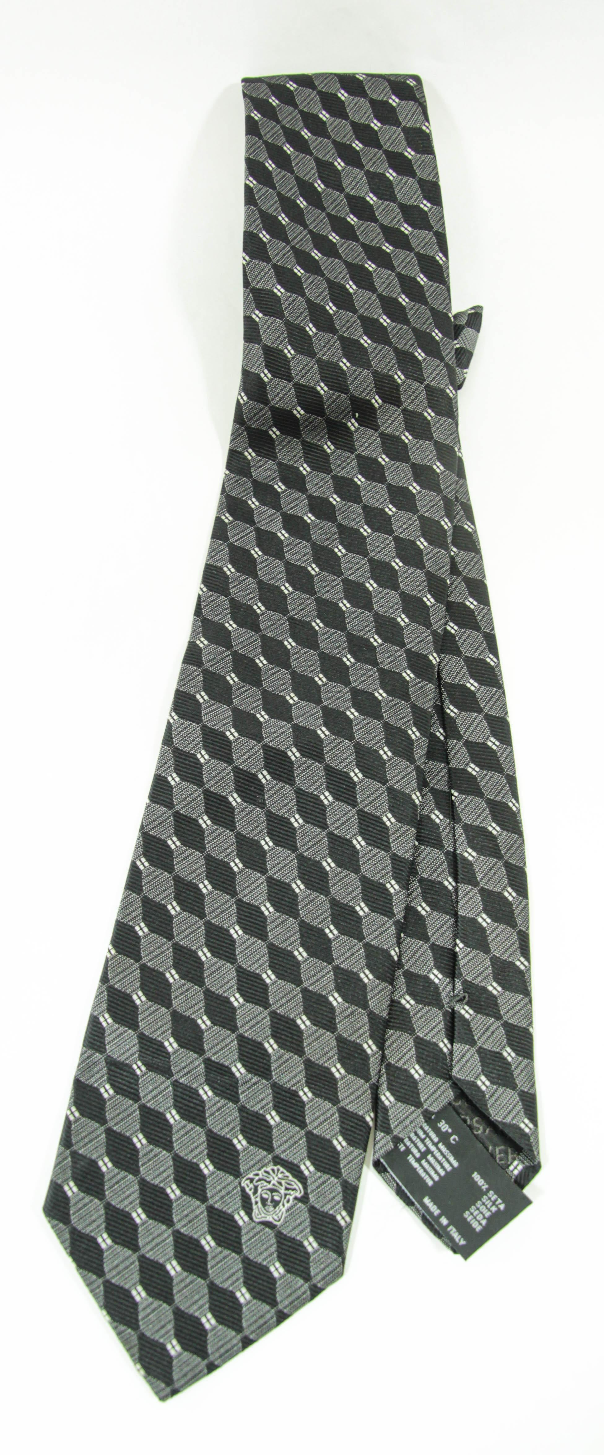 Vintage VERSACE Medusa Silk Neck Tie in Black and Silver Colors Italy 1990 For Sale 4
