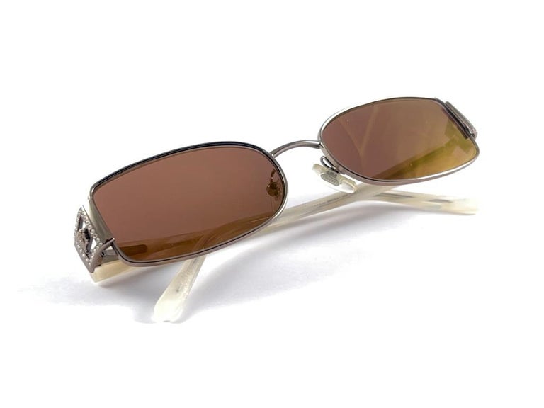 Vintage Versace Mod 1062 Rectangular Beige Sunglasses Y2K  display picture 2