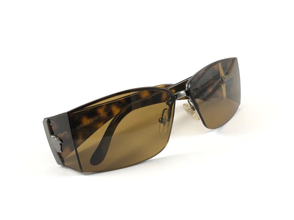 Vintage Versace Mod 2011 Half Frame Tortoise Sunglasses 90's Made in Italy Y2K For Sale 5