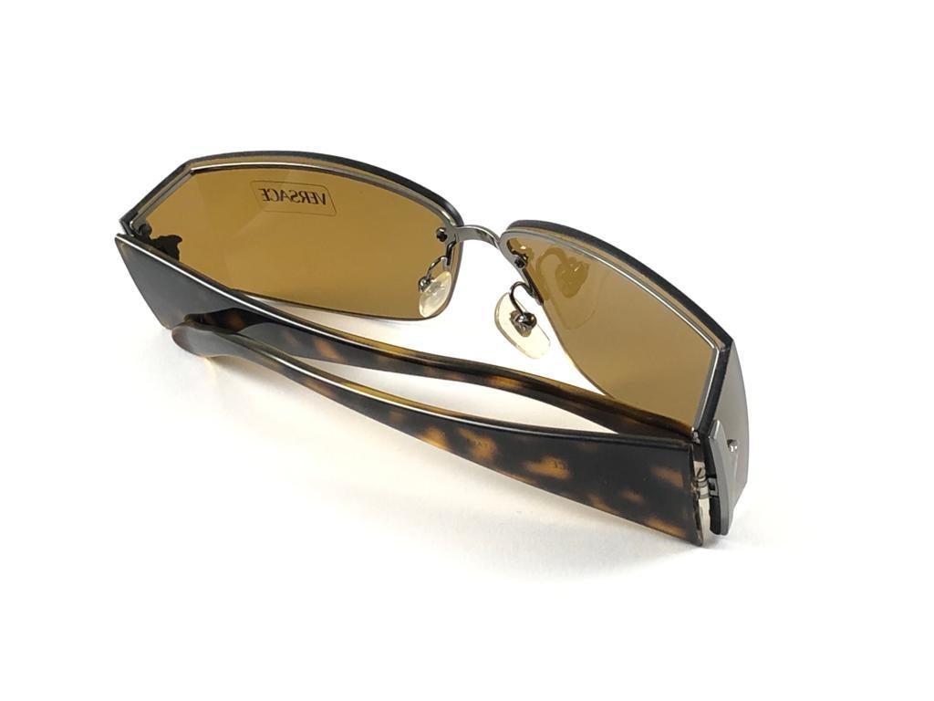 Vintage Versace Mod 2011 Half Frame Tortoise Sunglasses 90's Made in Italy Y2K For Sale 6