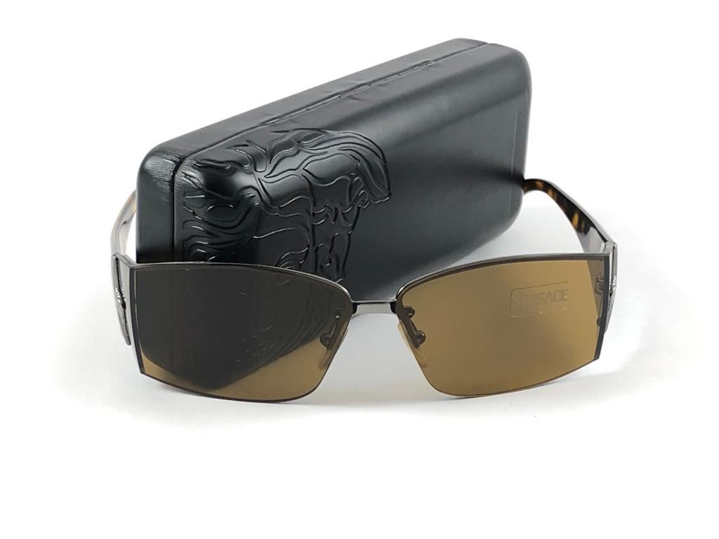 Vintage Versace Mod 2011 Half Frame Tortoise Sunglasses 90's Made in Italy Y2K For Sale 7