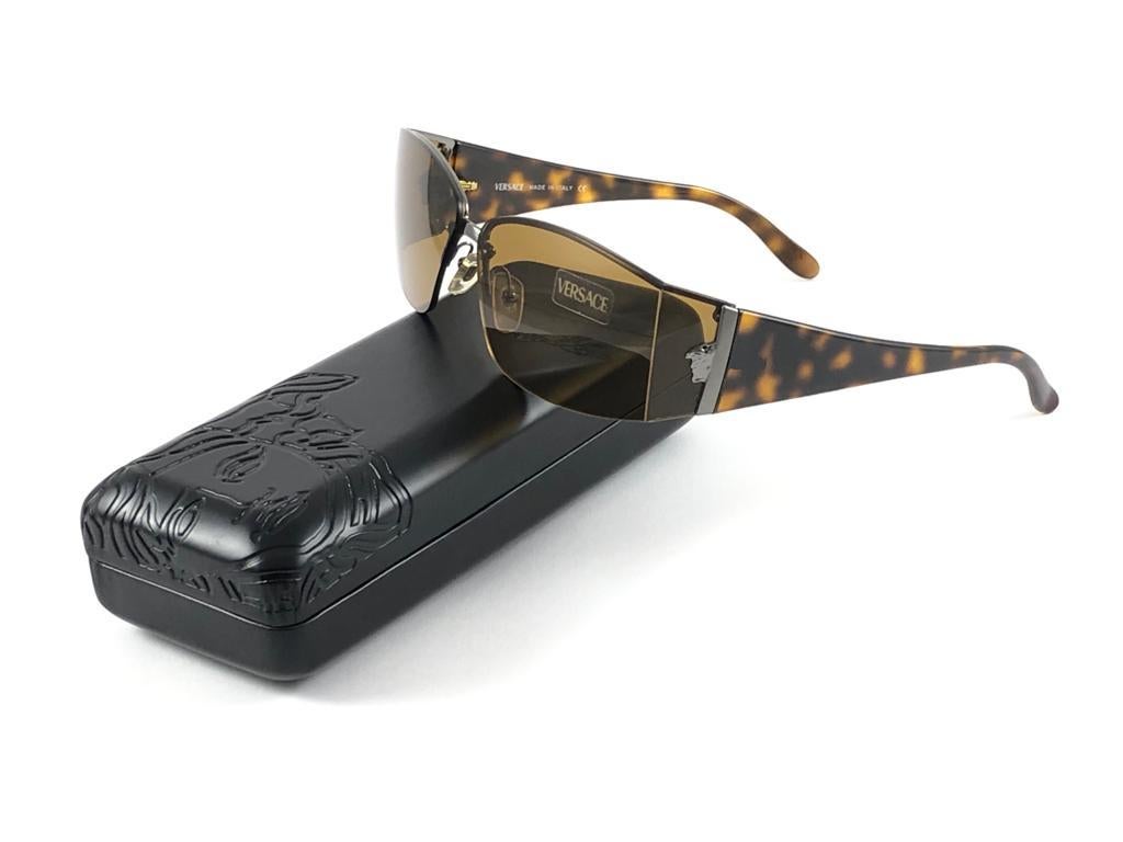 Vintage Versace Mod 2011 Half Frame Tortoise Sunglasses 90's Made in Italy Y2K For Sale 8
