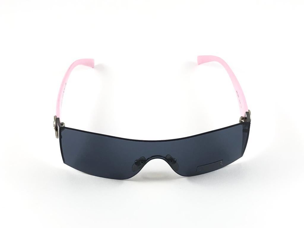 pink 90s sunglasses