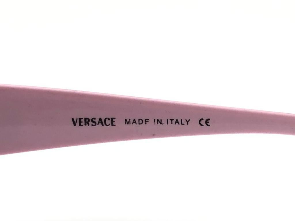Women's or Men's Vintage Versace Mod 2033 Rimless Pink Sunglasses 90's Made in Italy Y2K For Sale