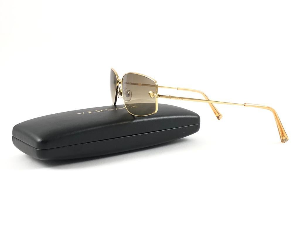 Black Vintage Versace Mod N33 Rectangular Gold Frame Sunglasses 90's Made in Italy Y2K For Sale