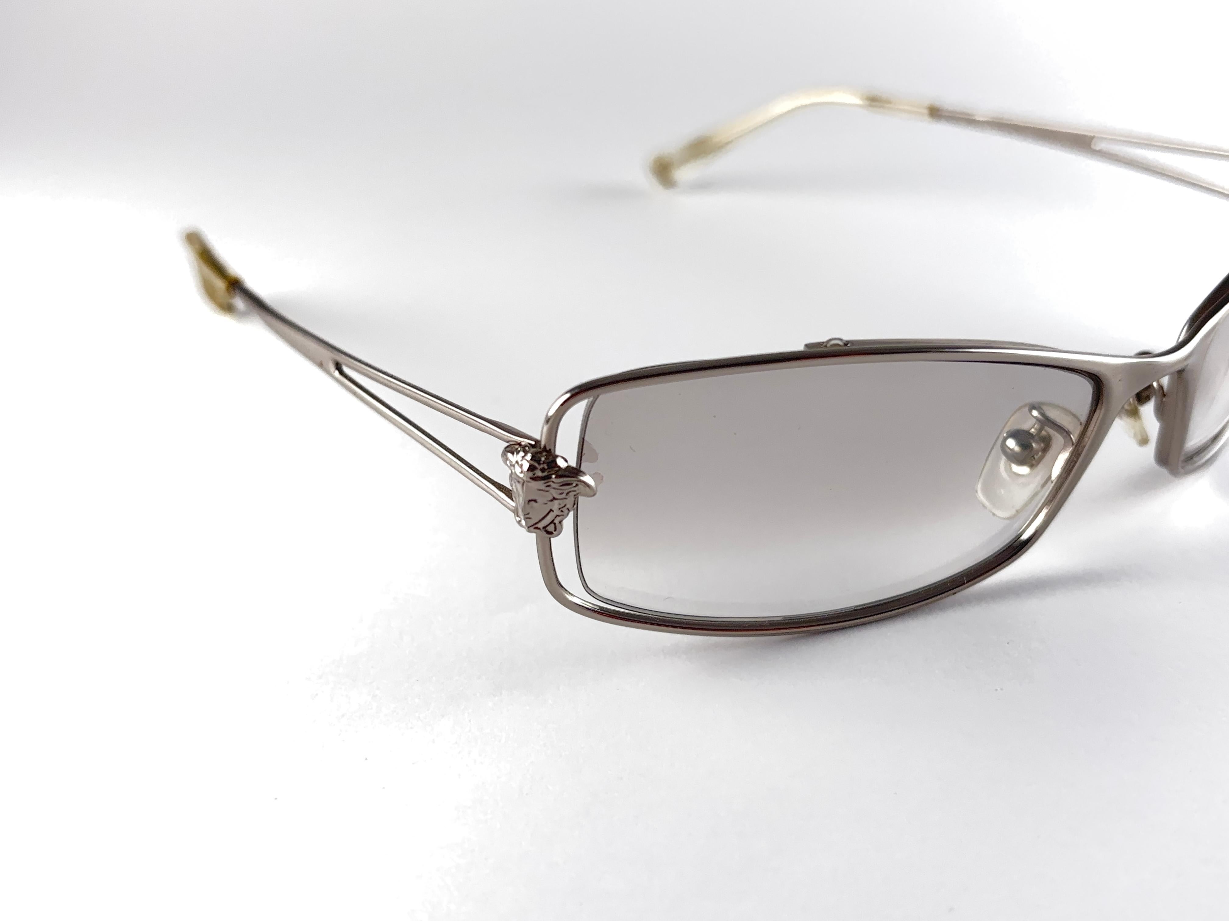Vintage Versace Mod N55 Sleek Silver  Frame Sunglasses 1990's Made in Italy For Sale 2