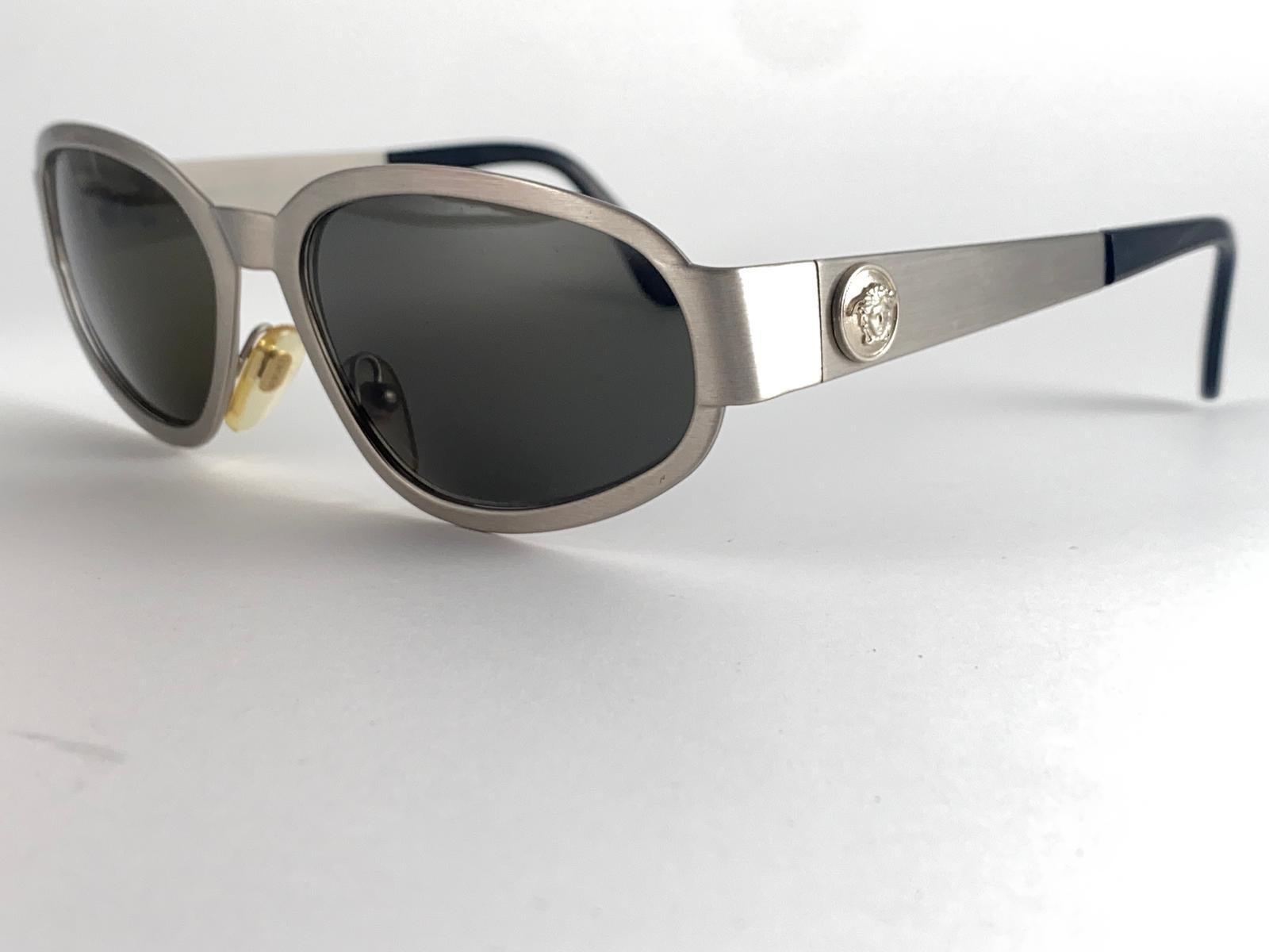 Vintage Versace Mod S96 Silver Matte Frame Sunglasses 1990's Made in Italy For Sale 1