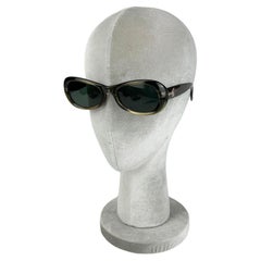 Occhiali da sole vintage Versace Greene & Greene con montatura ovale, anni '90 circa