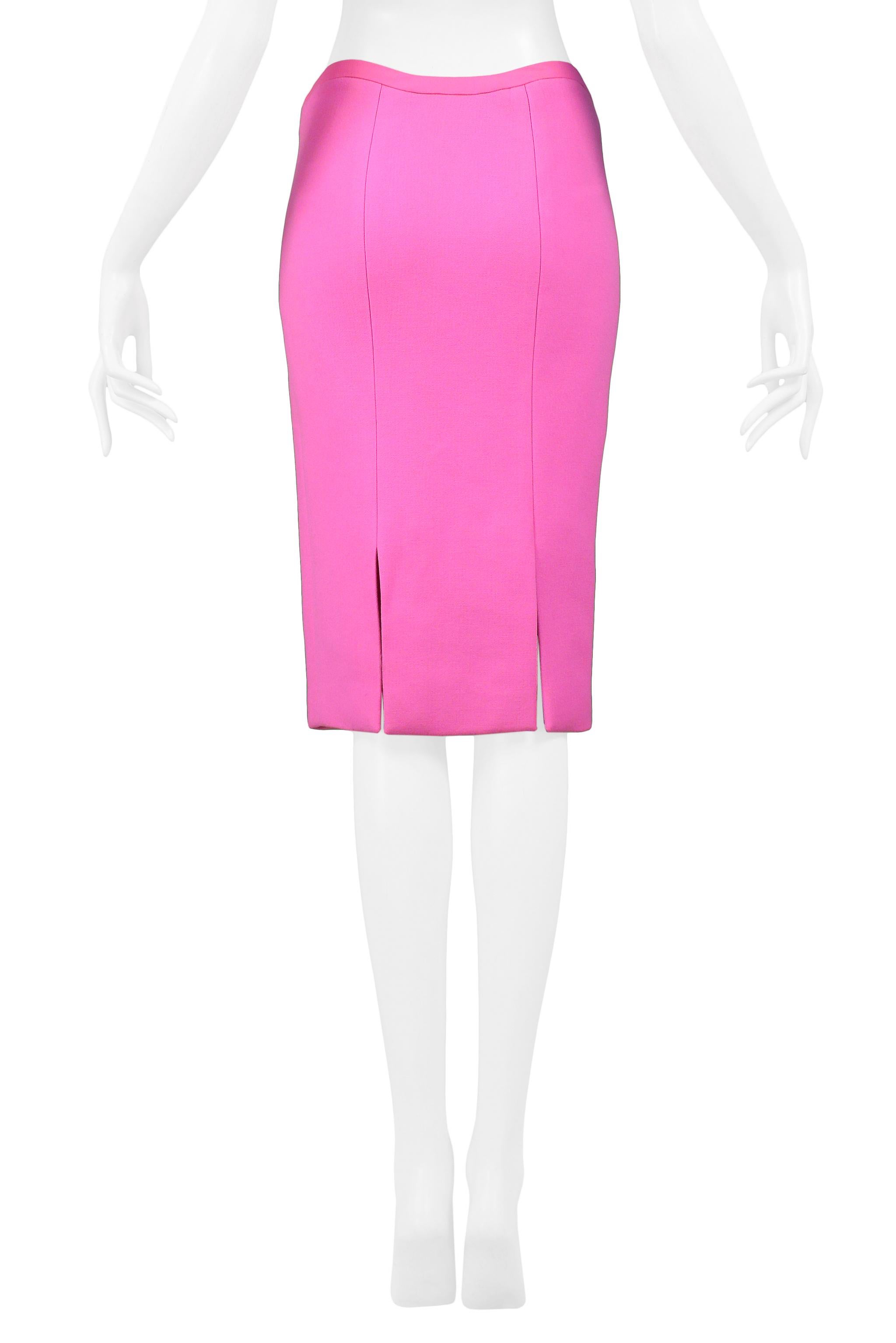 Vintage Versace Pink Pencil Skirt 2002 In Excellent Condition For Sale In Los Angeles, CA