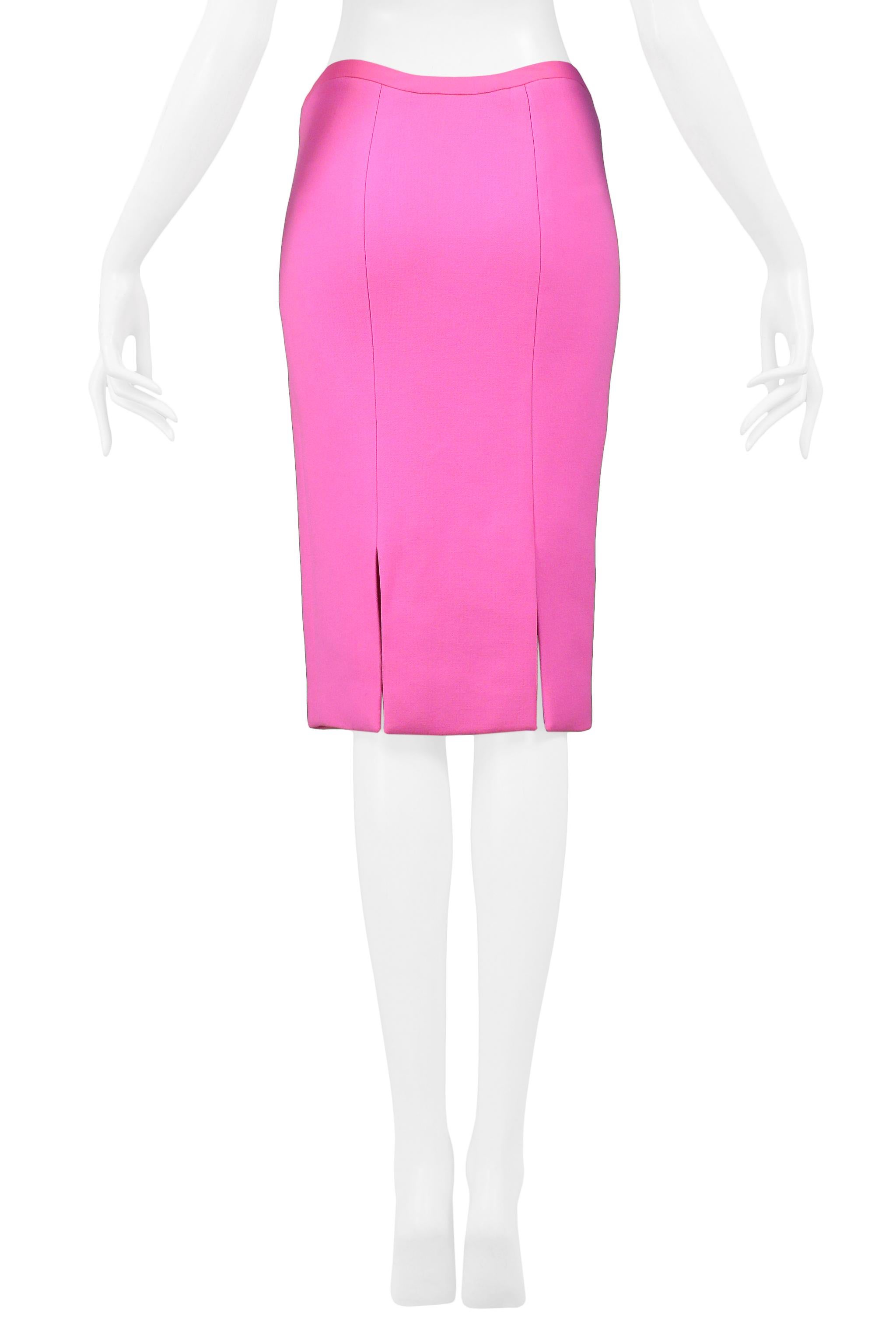 Vintage Versace Pink Pencil Skirt 2002 In Excellent Condition For Sale In Los Angeles, CA