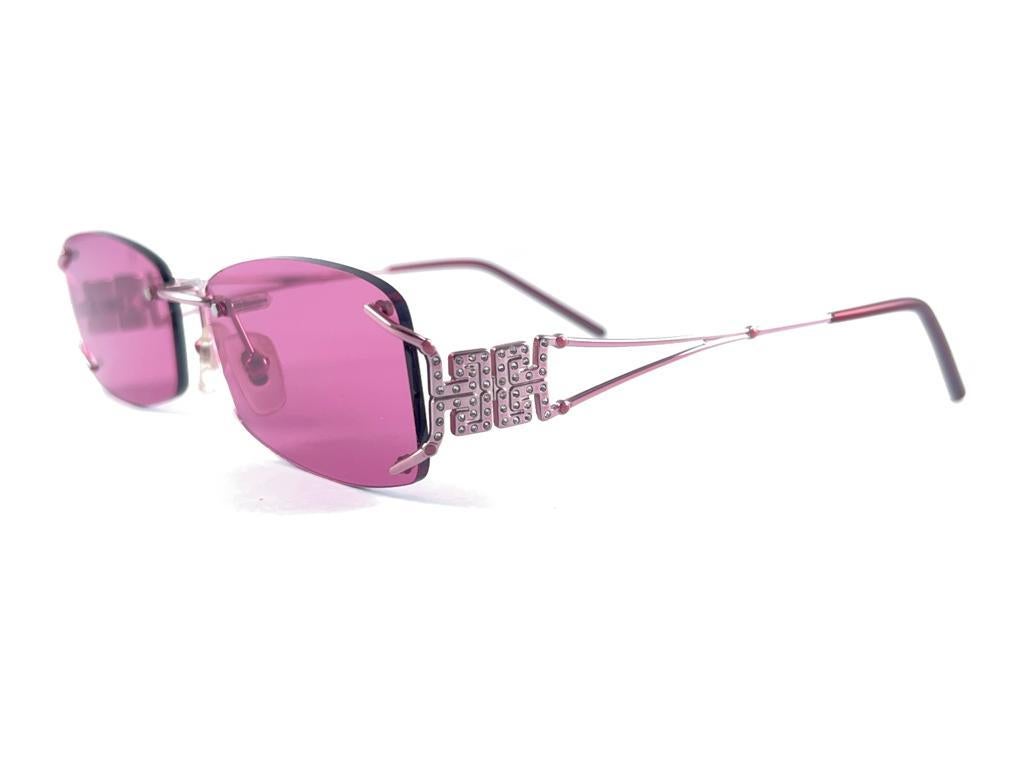Vintage Versace Rimless Metallic Pink Frame Sunglasses 1990's Made in Italy In Excellent Condition For Sale In Baleares, Baleares