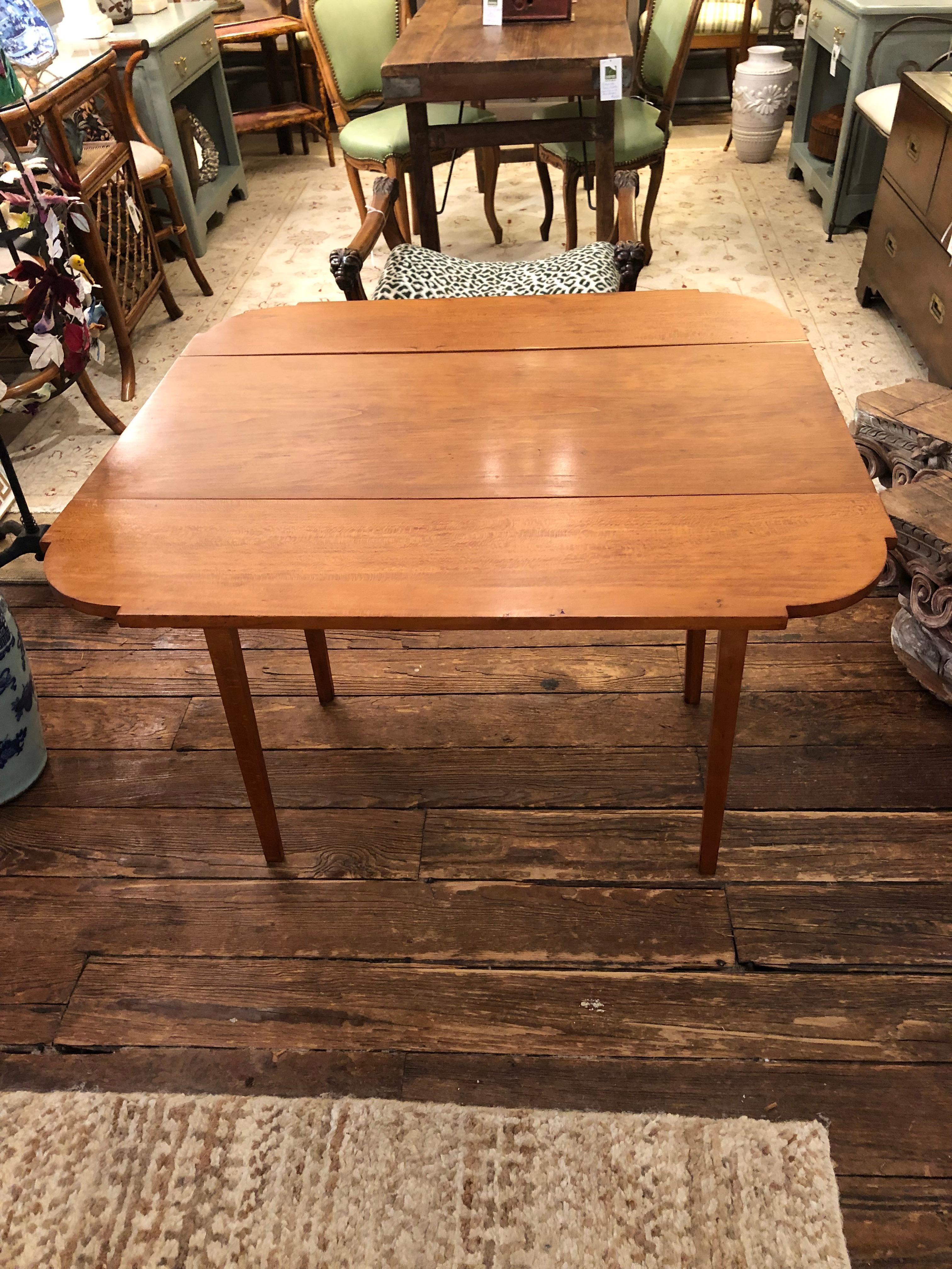 Vintage Versatile Pine Drop Leaf Pembroke Table For Sale 4
