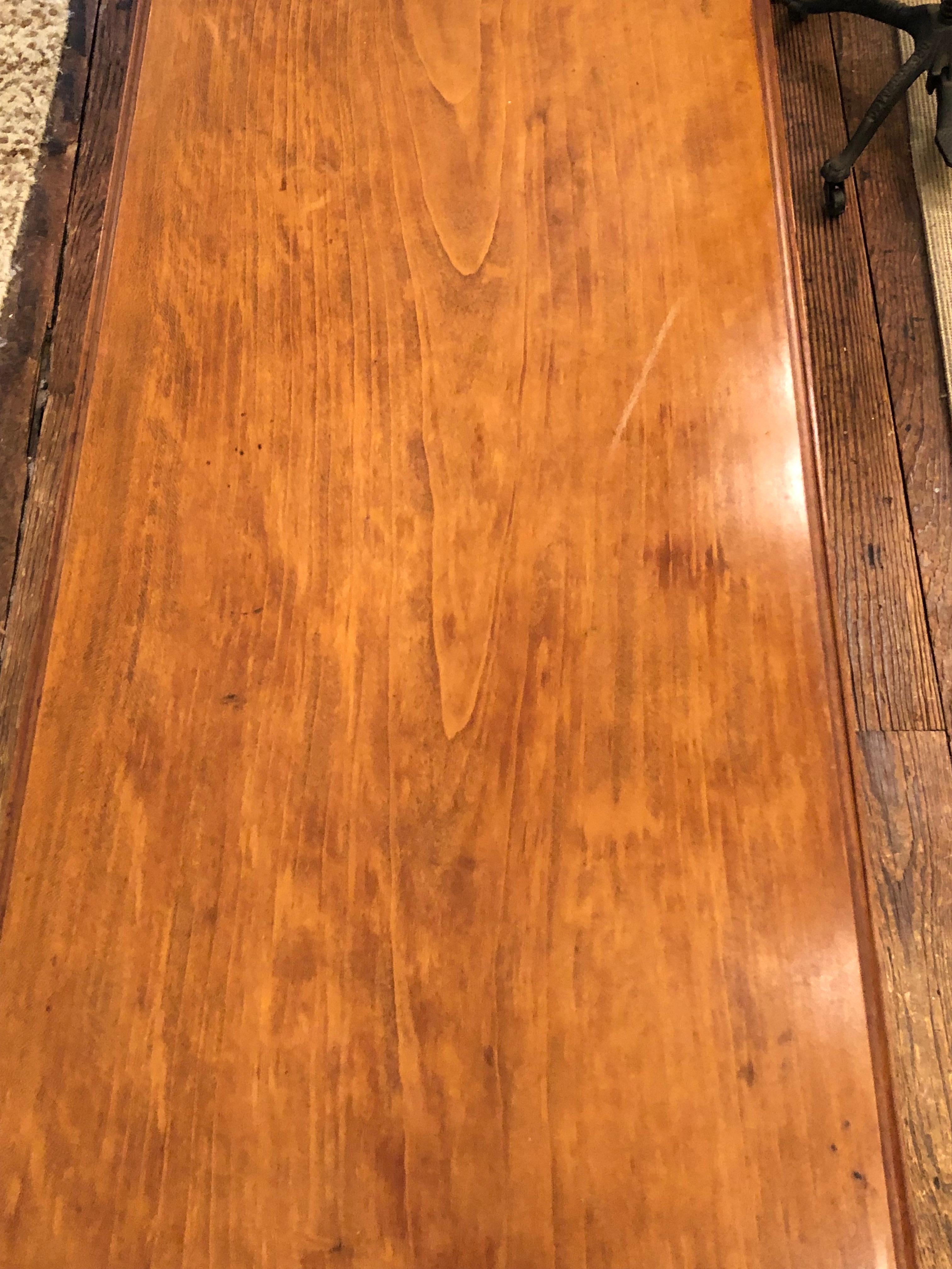 Vintage Vielseitig Kiefer Drop Leaf Pembroke Tisch im Zustand „Gut“ im Angebot in Hopewell, NJ