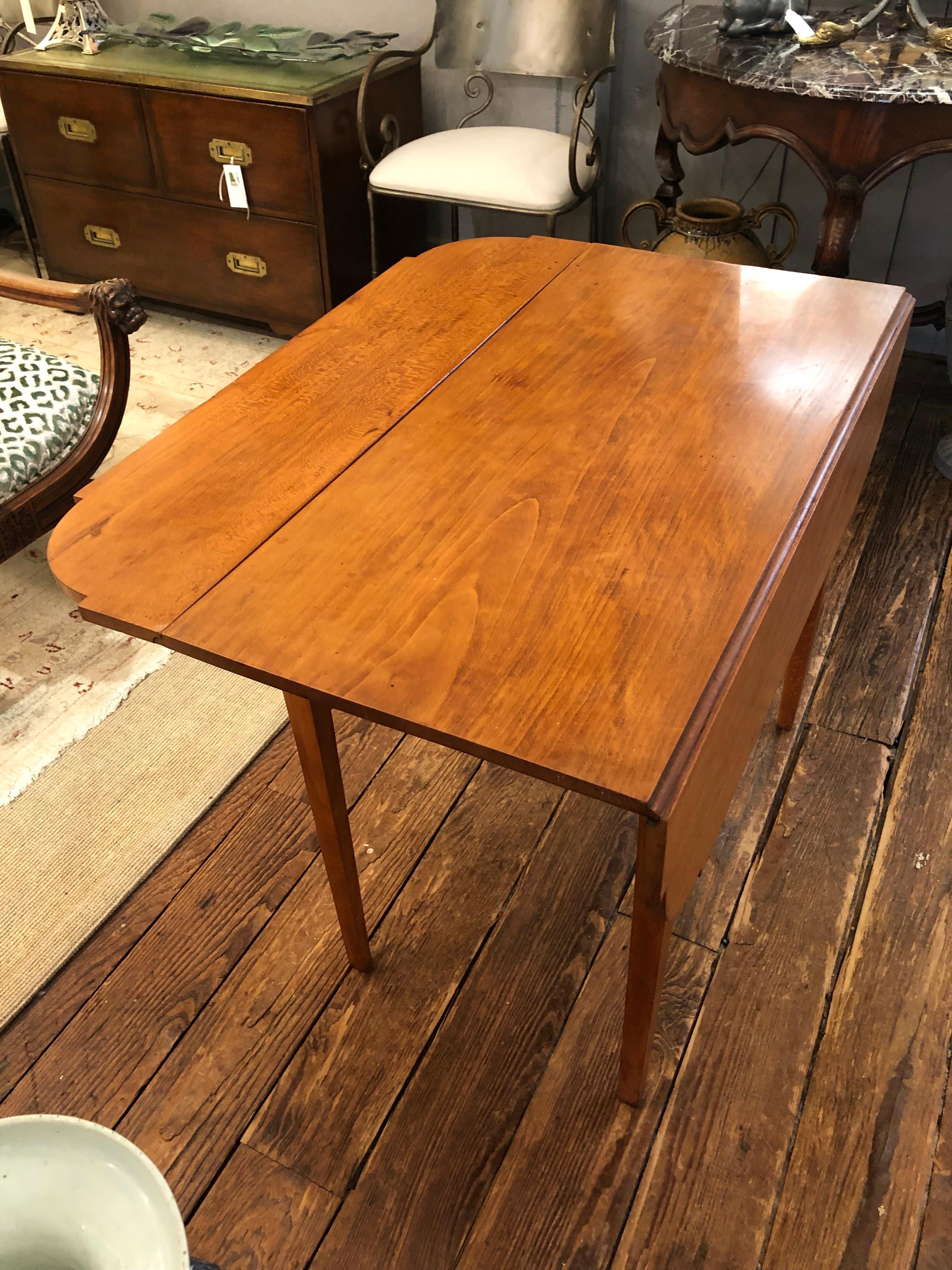 Vintage Versatile Pine Drop Leaf Pembroke Table For Sale 2